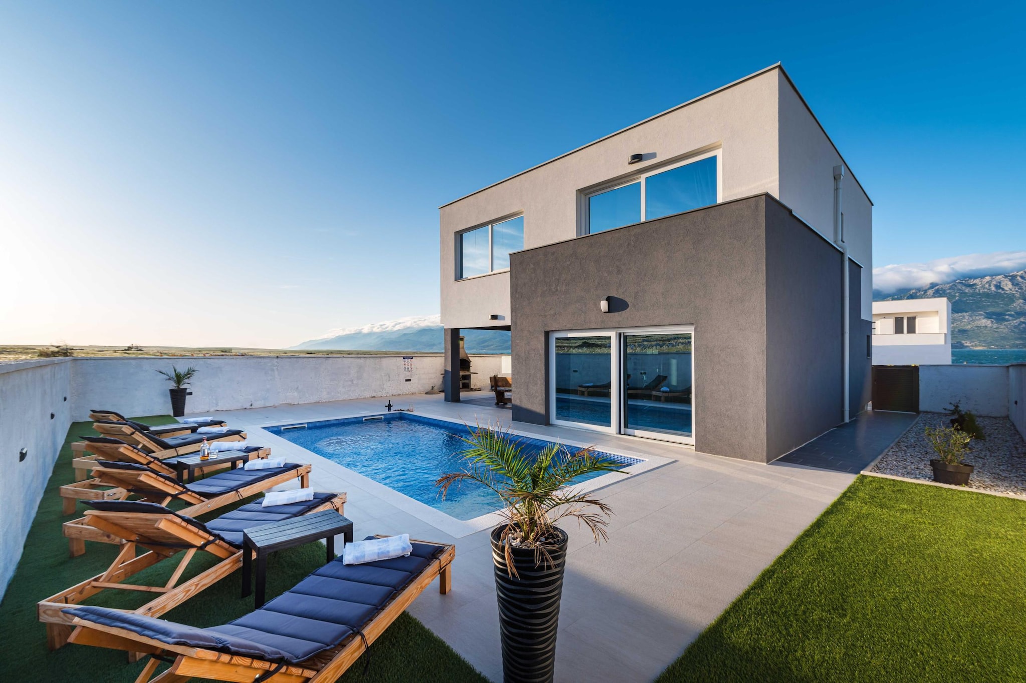 Sea view Villa Punta-Außenbereich Sommer