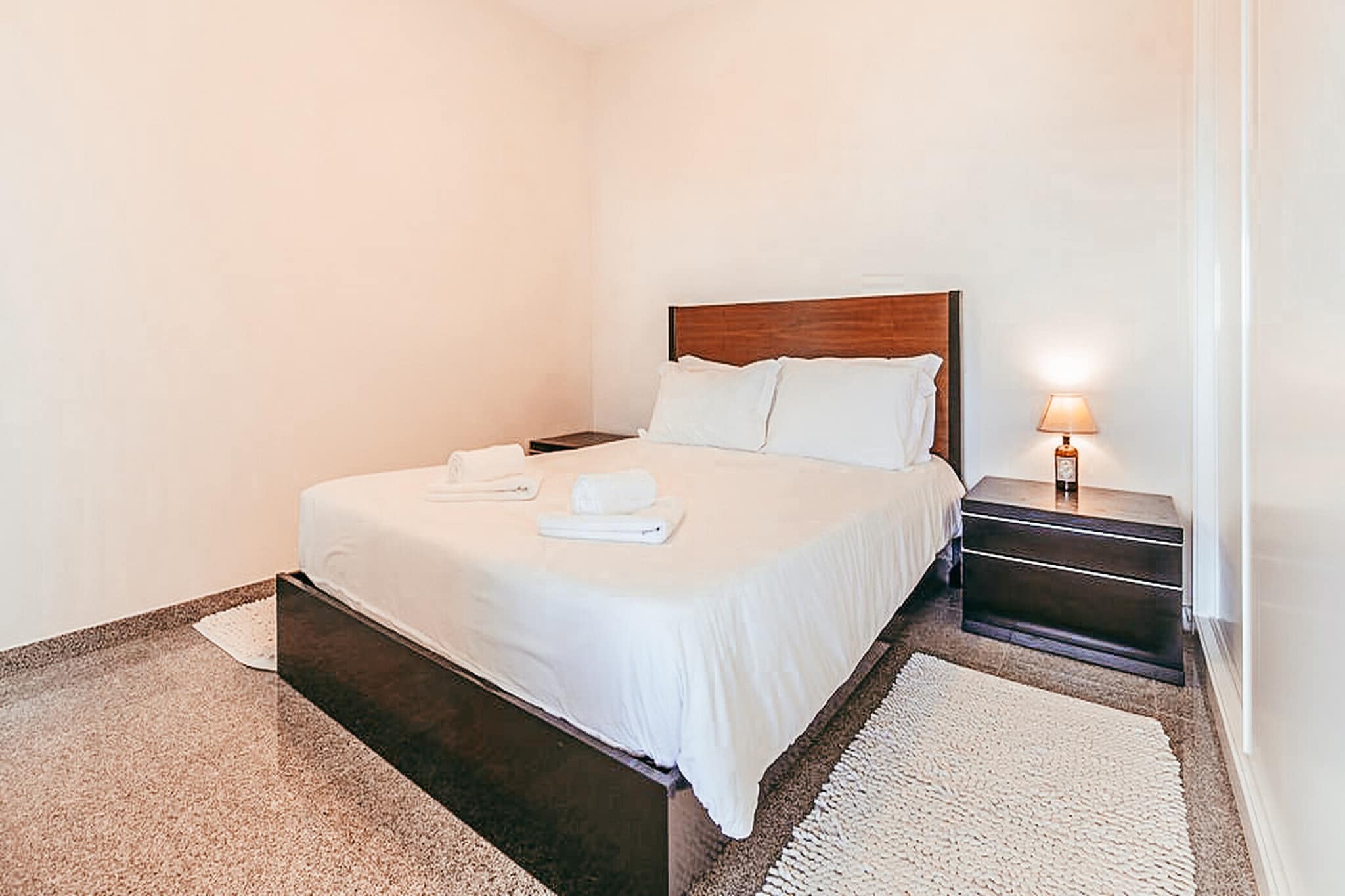 Trendy Apartment River View By Gthouse-Slaapkamer