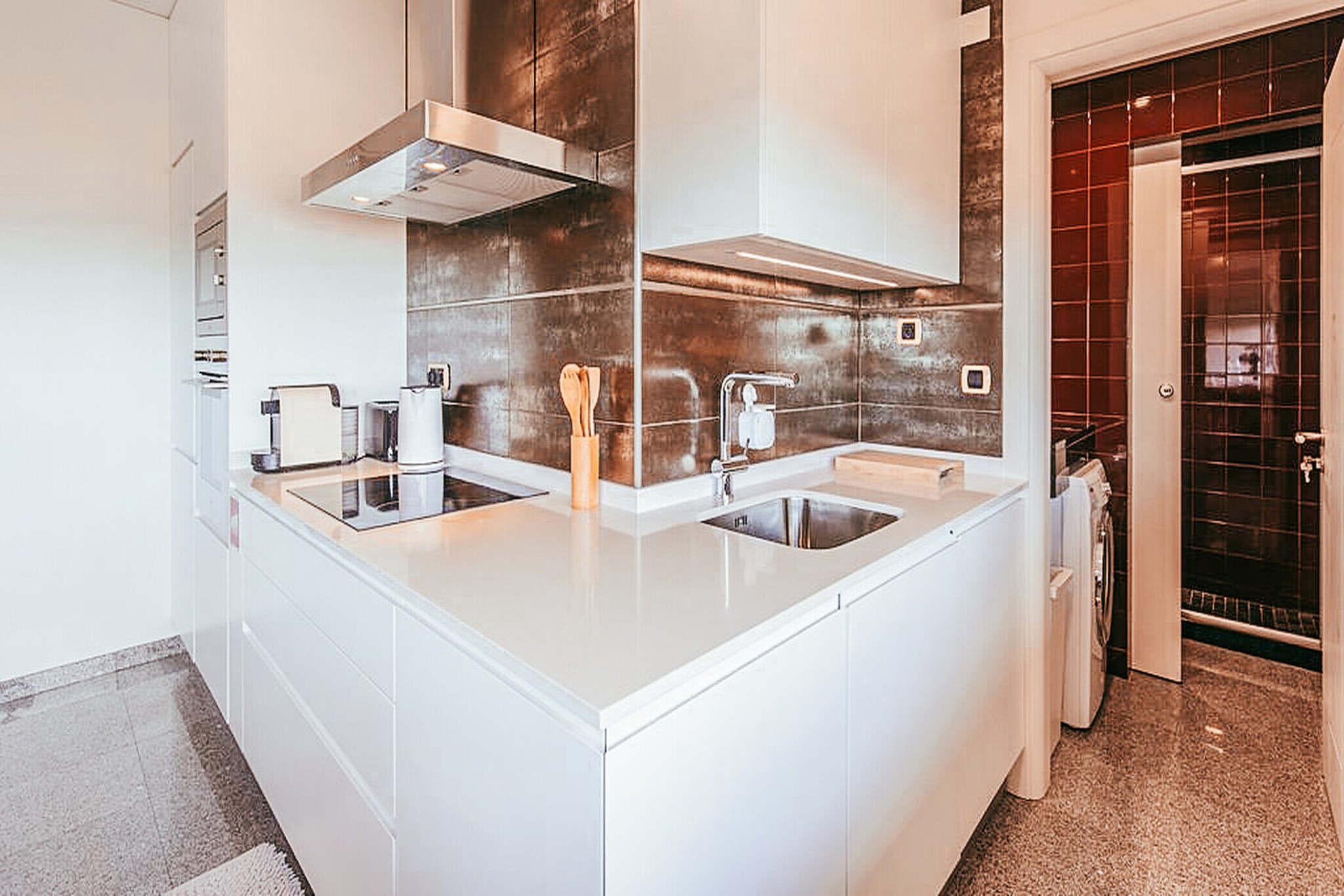 Trendy Apartment River View By Gthouse-Keuken