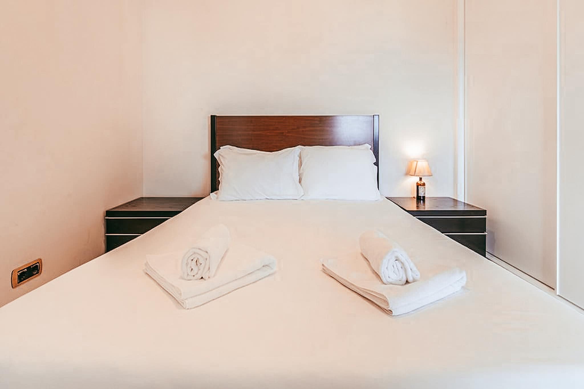 Trendy Apartment River View By Gthouse-Slaapkamer