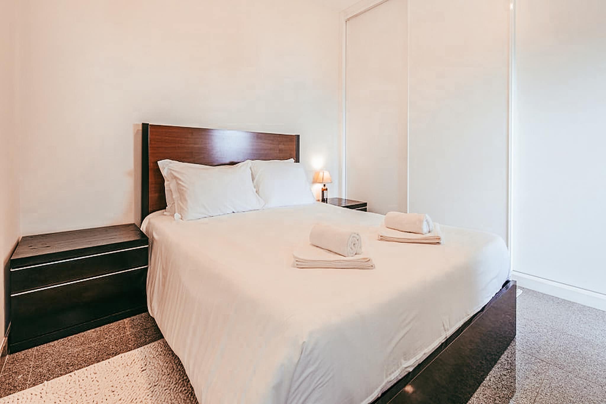 Trendy Apartment River View By Gthouse-Slaapkamer