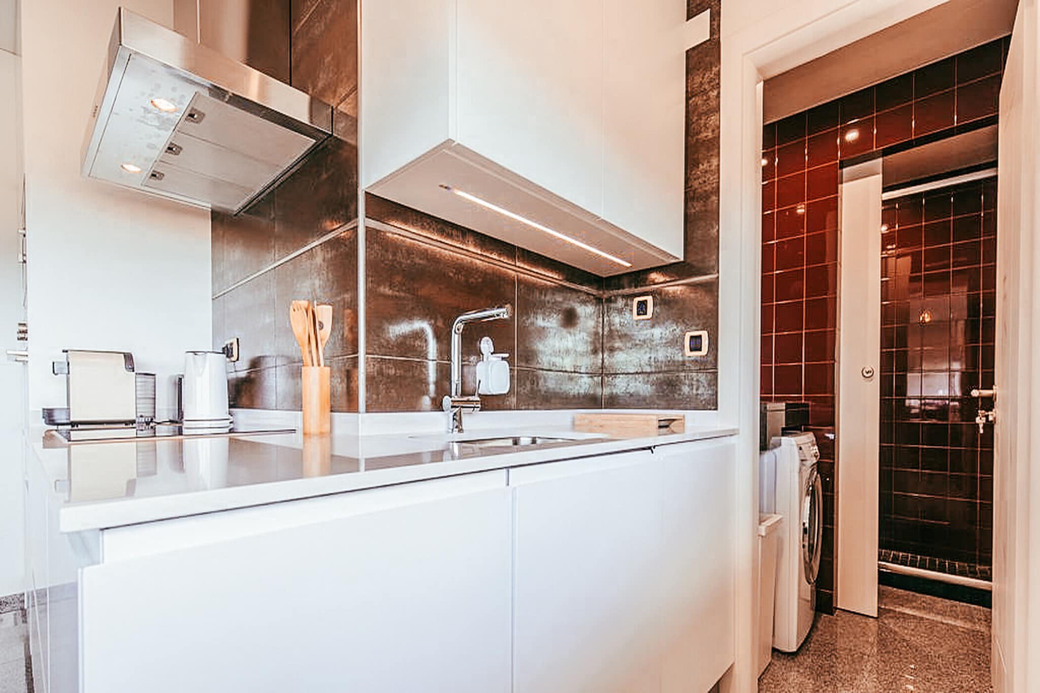 Trendy Apartment River View By Gthouse-Keuken