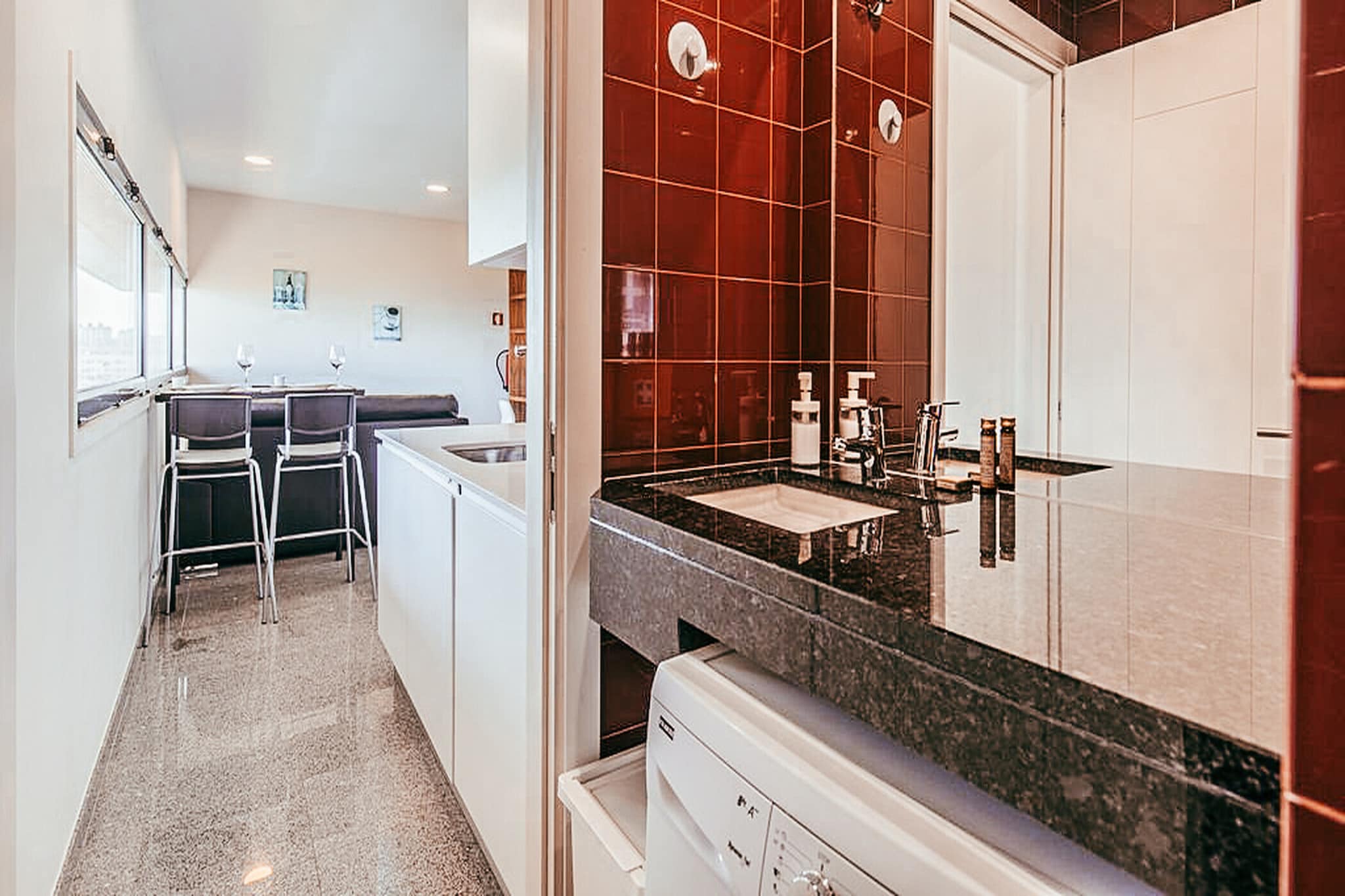 Trendy Apartment River View By Gthouse-Keuken