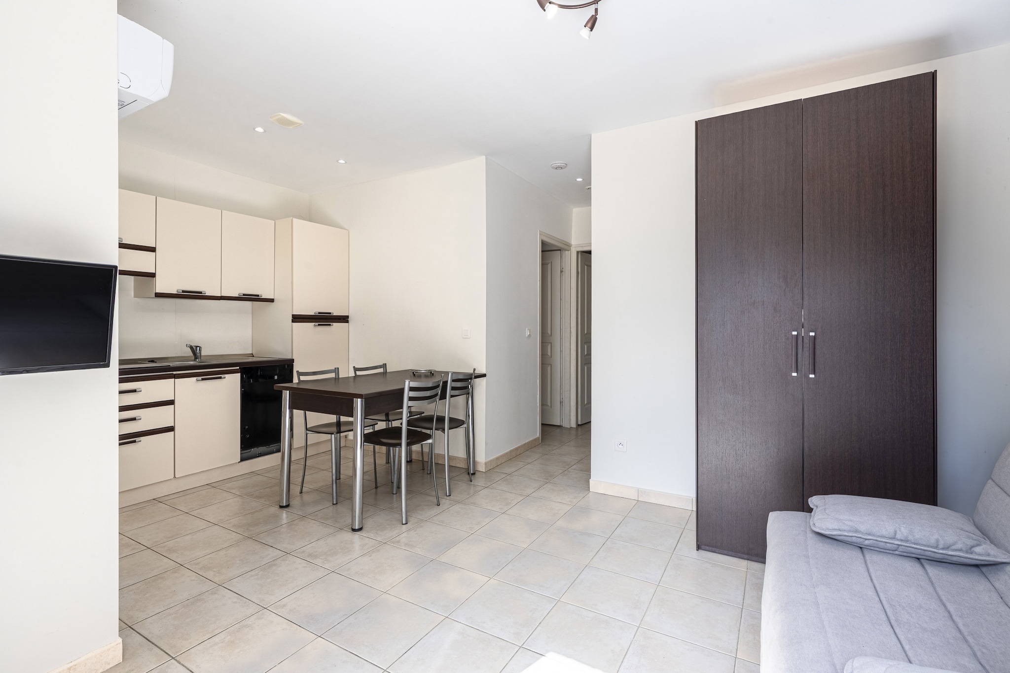 Lisa Maria E N°60 - 3P7-Eetkamer