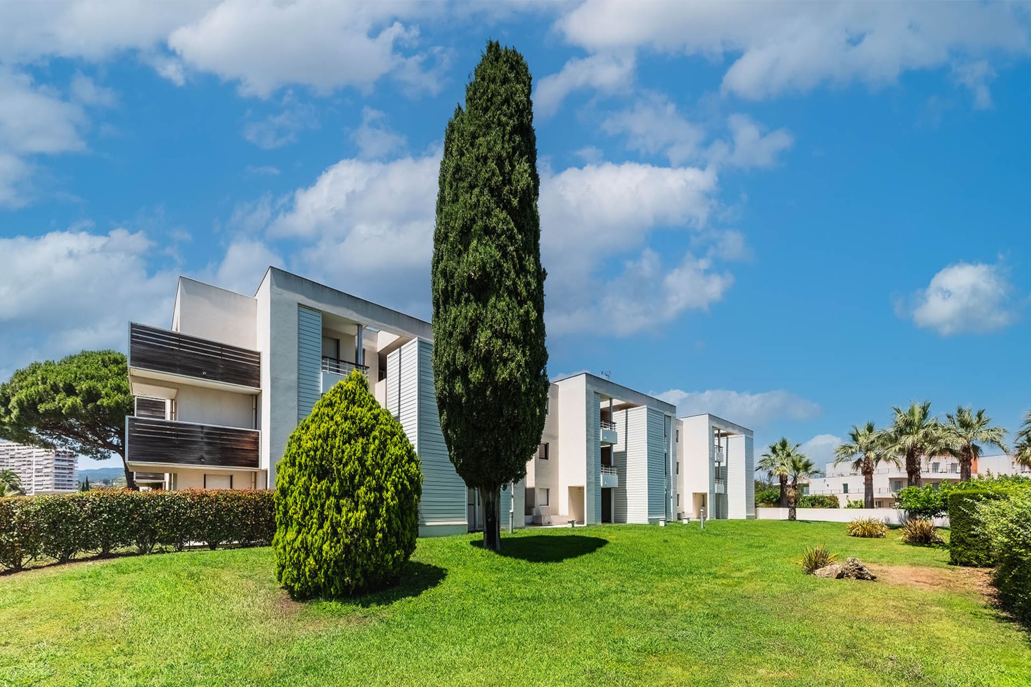 Carre Marine N°214 - 2P4-Gardens in summer