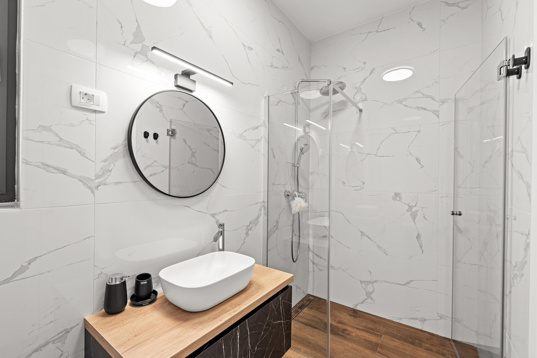 Villa Mattia-Badkamer