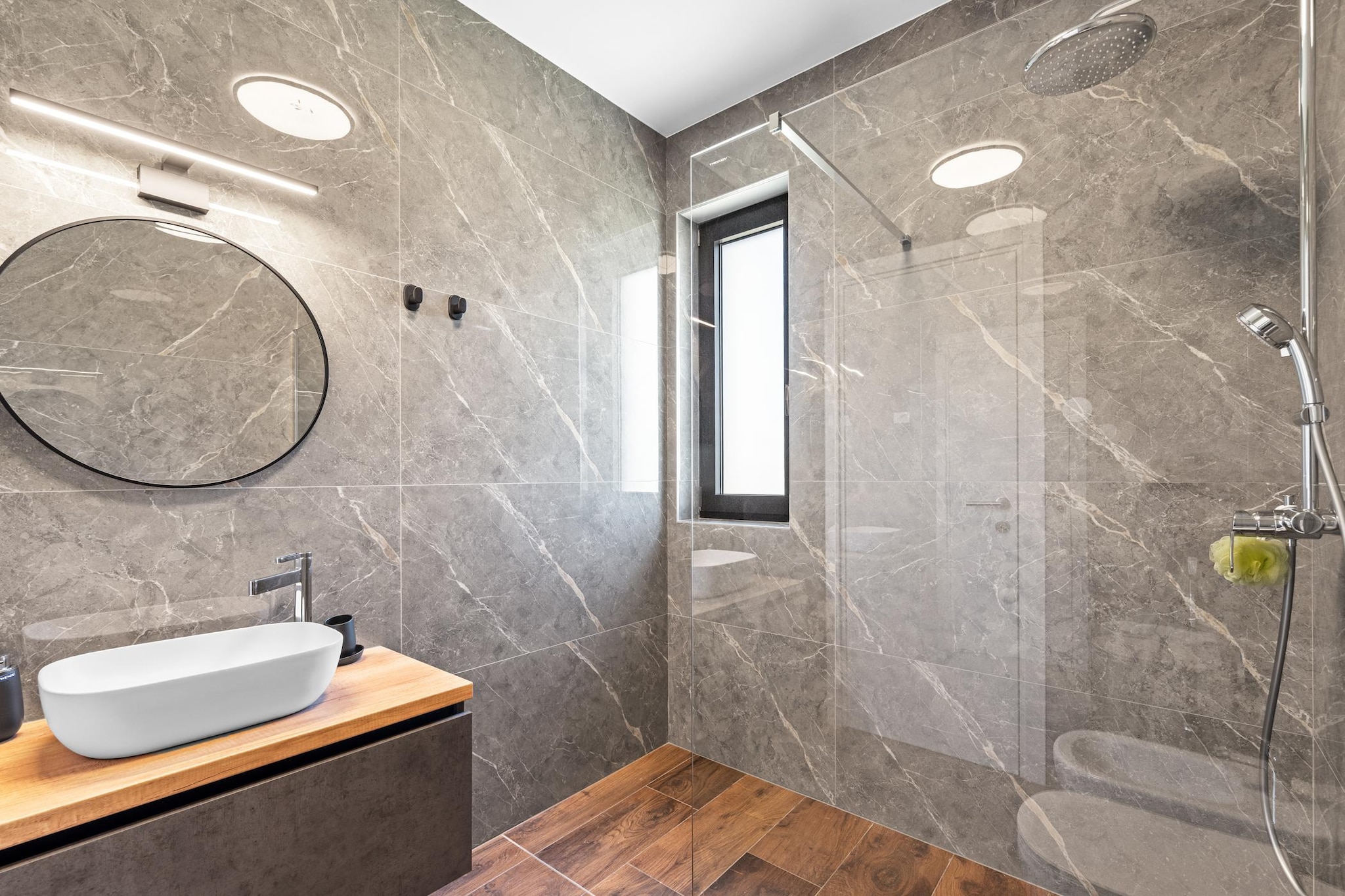 Villa Mattia-Badkamer