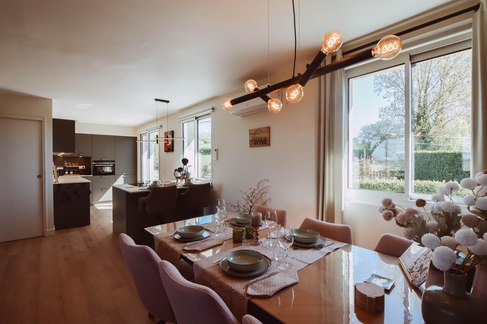 Pavillon le Papillon-Eetkamer