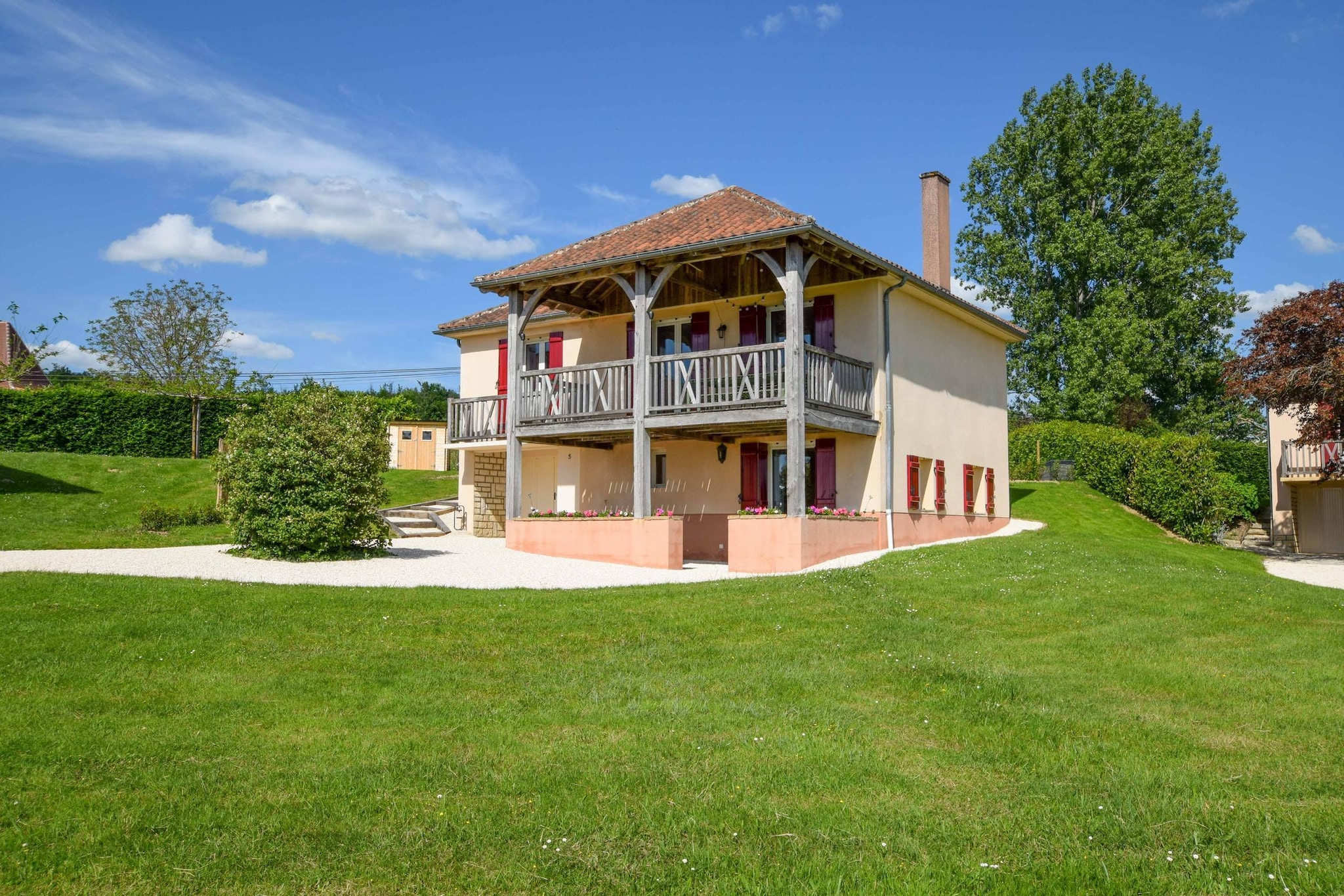 Pavillon le Papillon-Buitenkant zomer