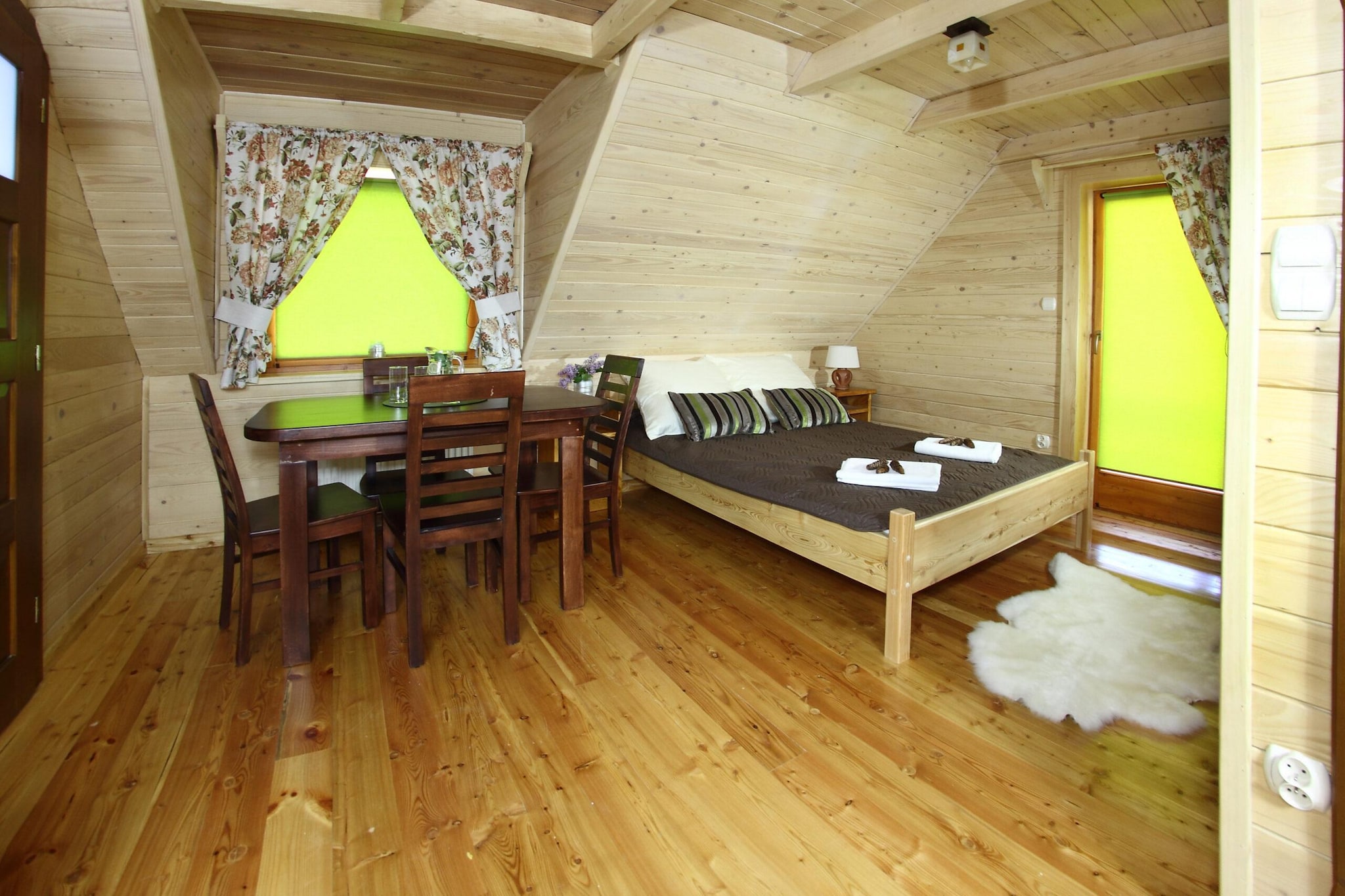 Domek pod Howyzem-Salle à manger