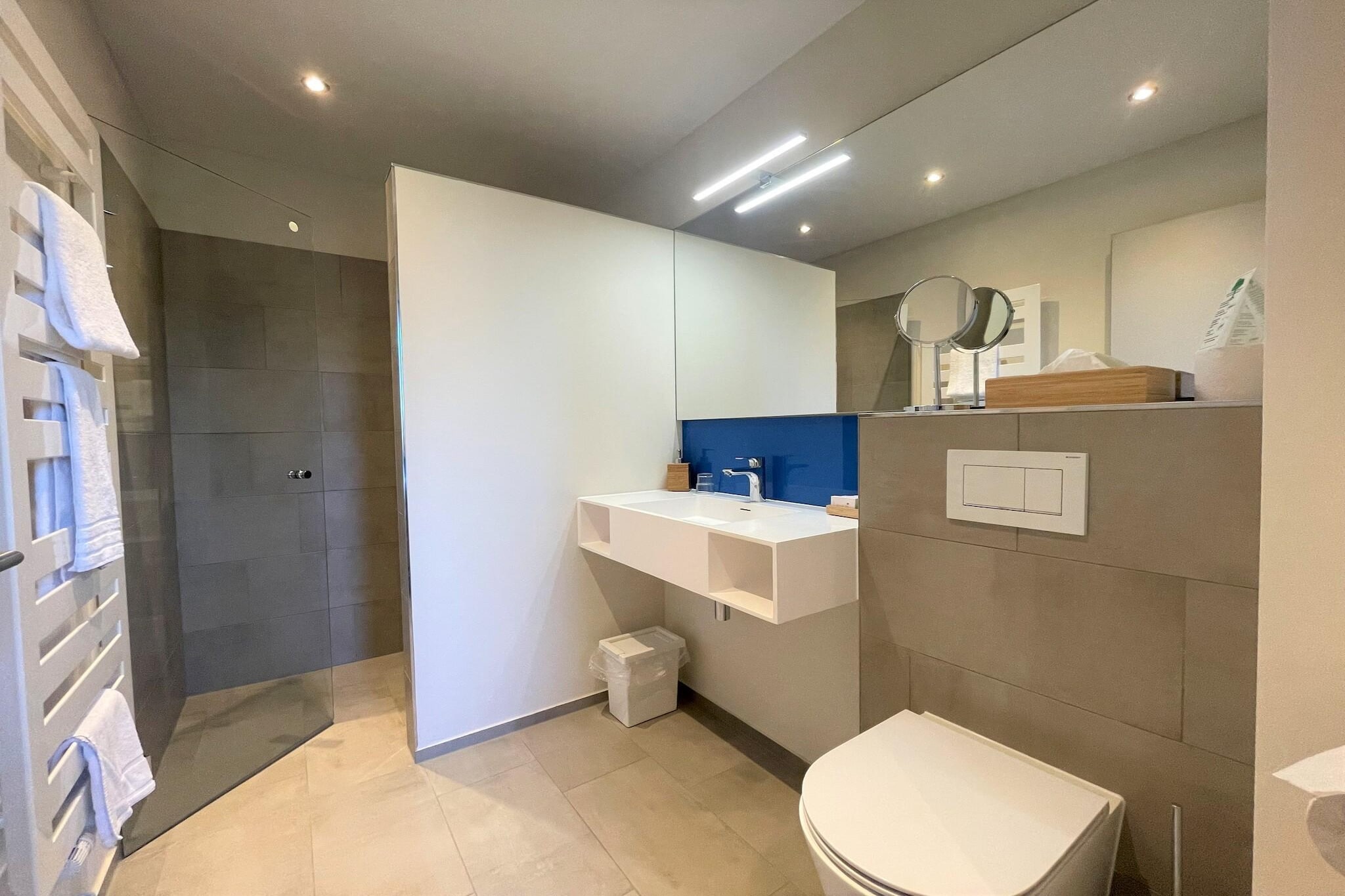 Single Room With Balcony-Badkamer