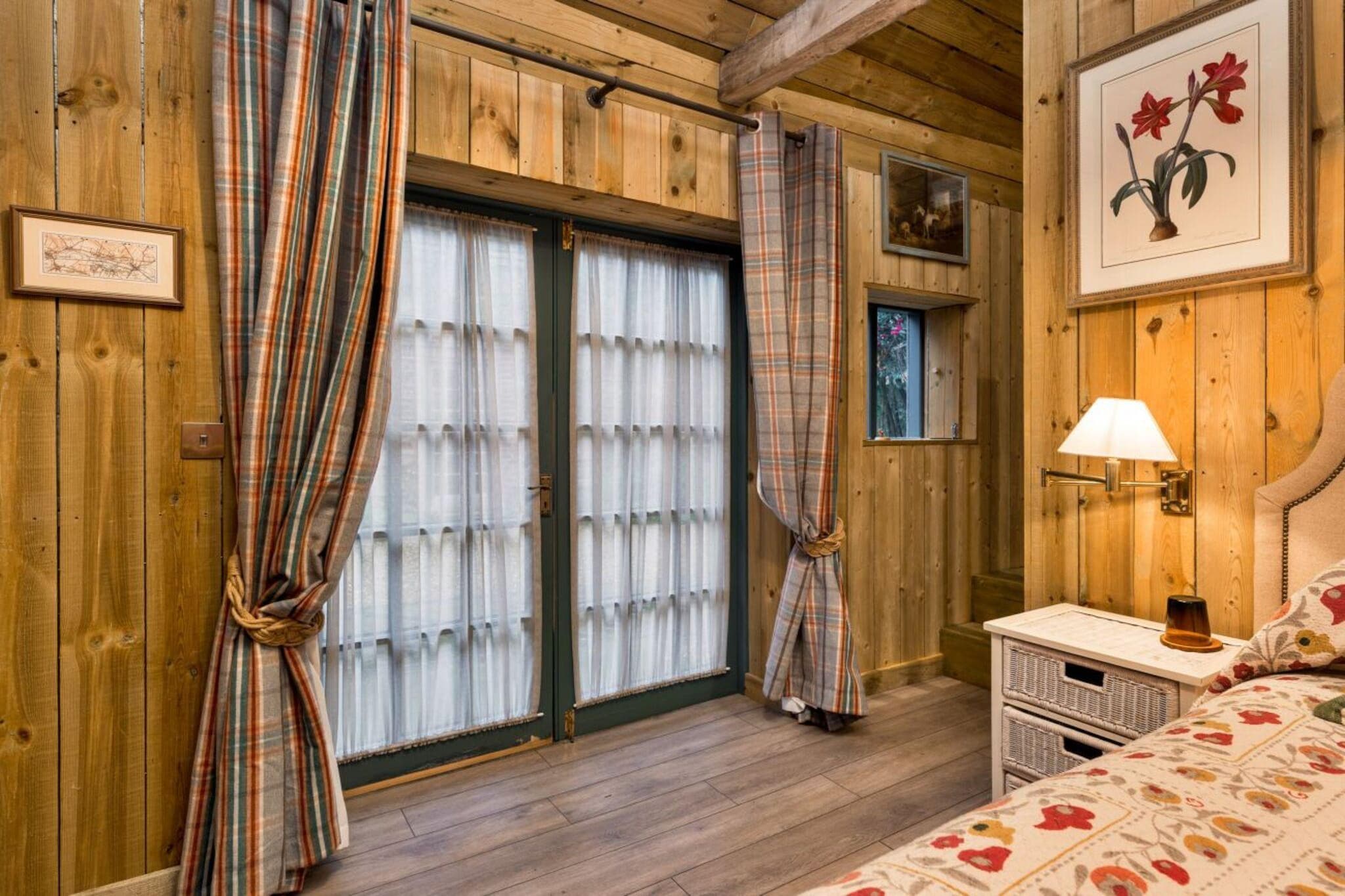 The Potting Shed at Island Hall - Bedroom