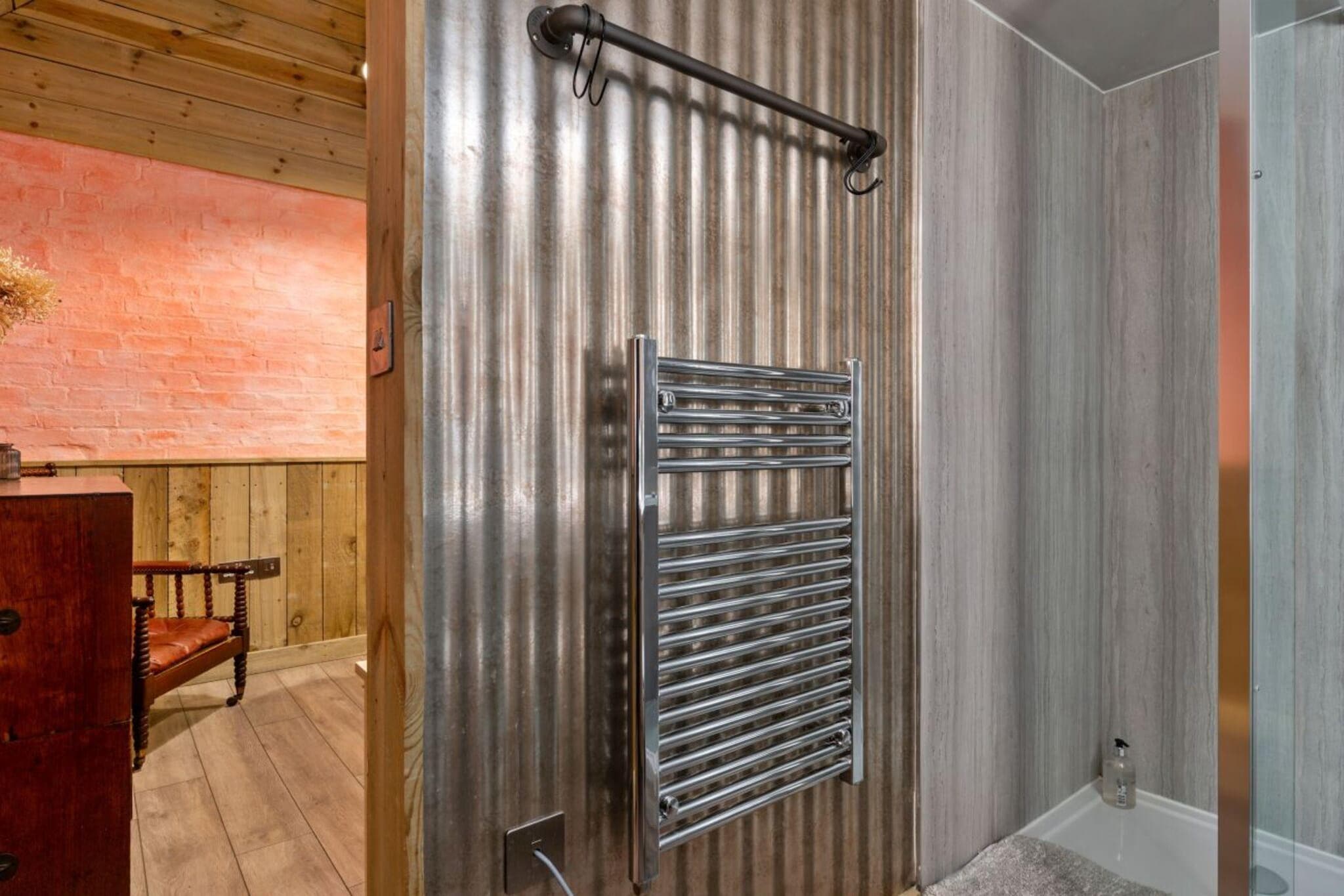 The Potting Shed at Island Hall - Bathroom
