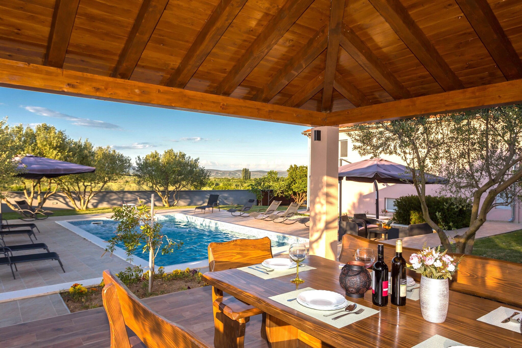 Villa Simone with private pool - Terrasbalkon