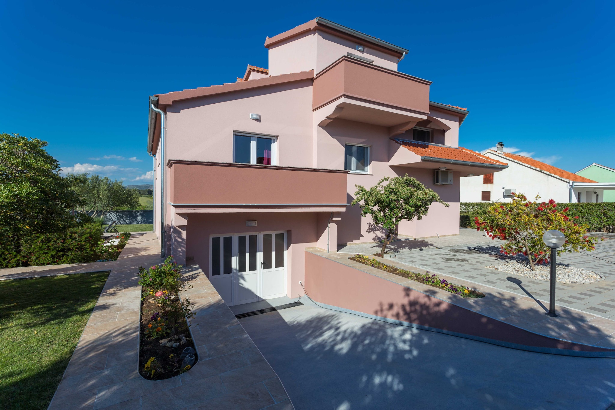 Villa Simone with private pool - Buitenkant zomer