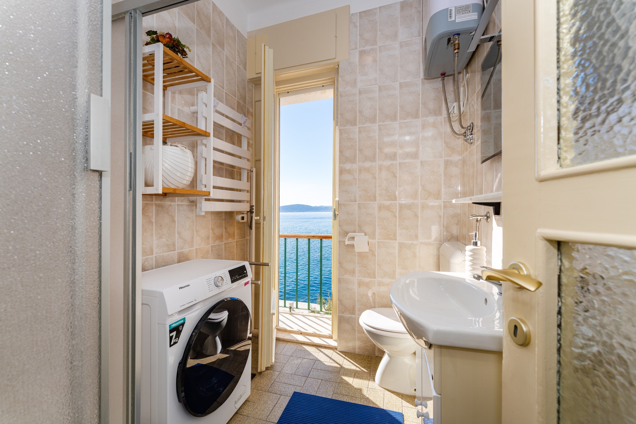 Sea View apartment Riva-Badkamer