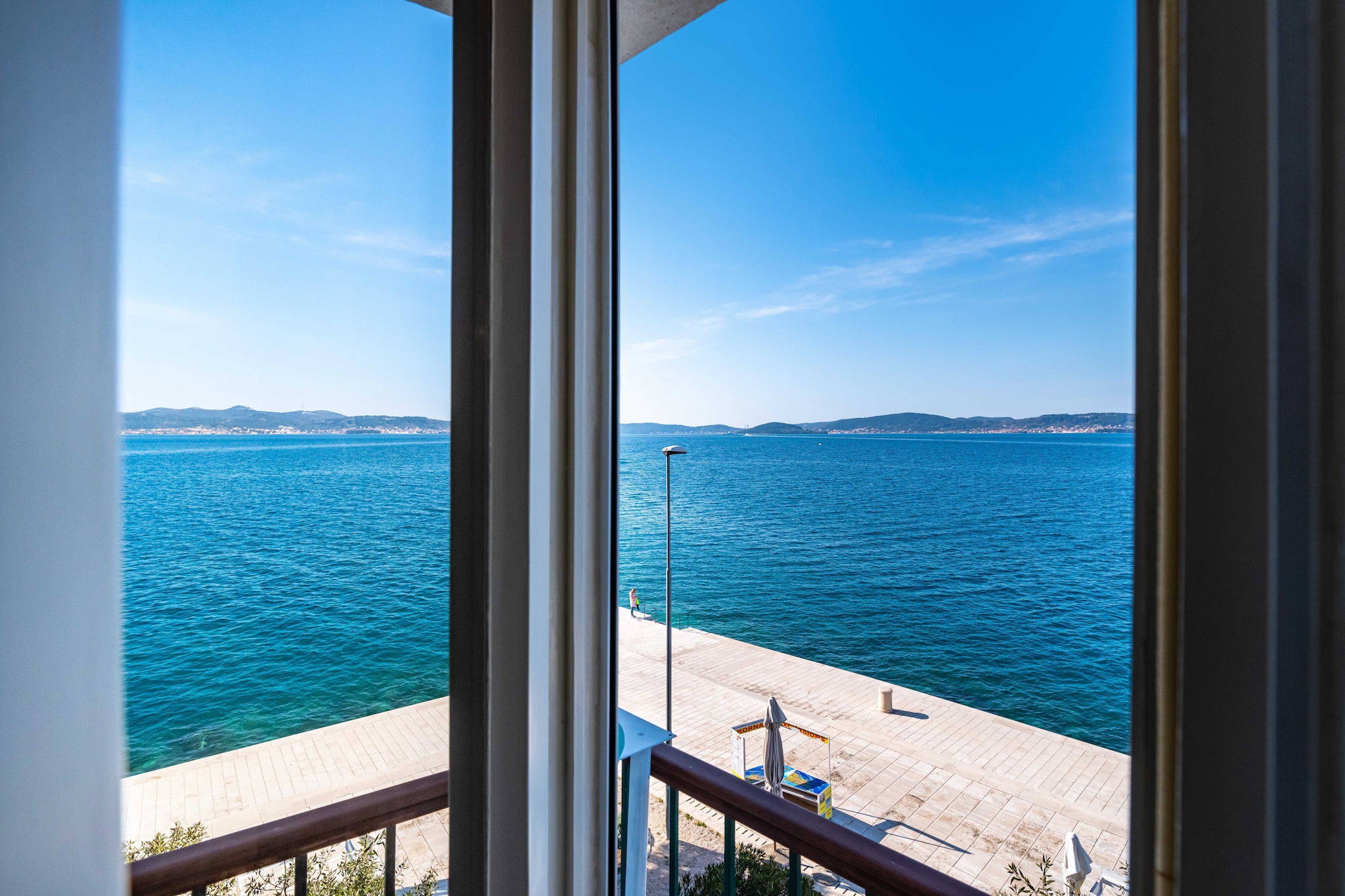 Sea View apartment Riva-Uitzicht zomer