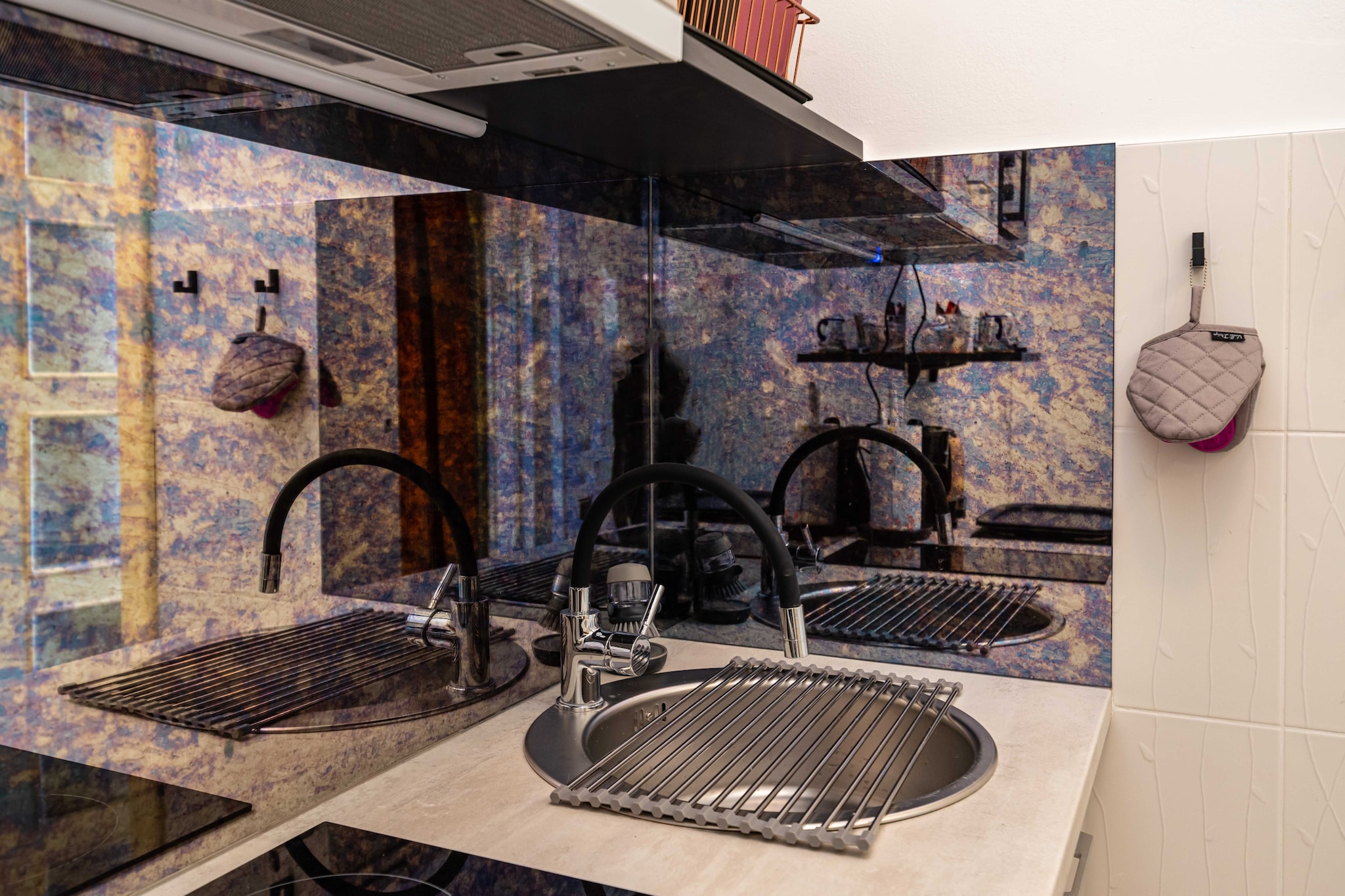 Sea View apartment Riva-Keuken