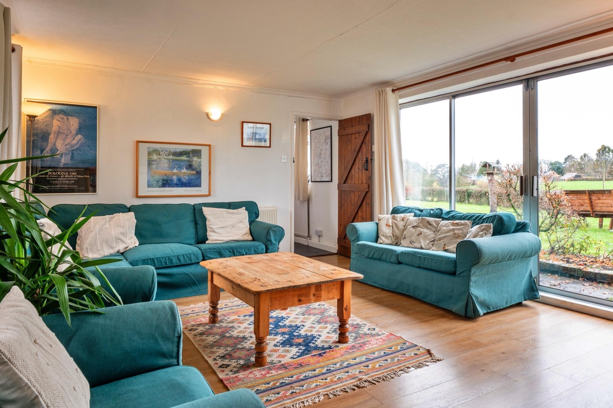 Cricketers' Cottage - Living room
