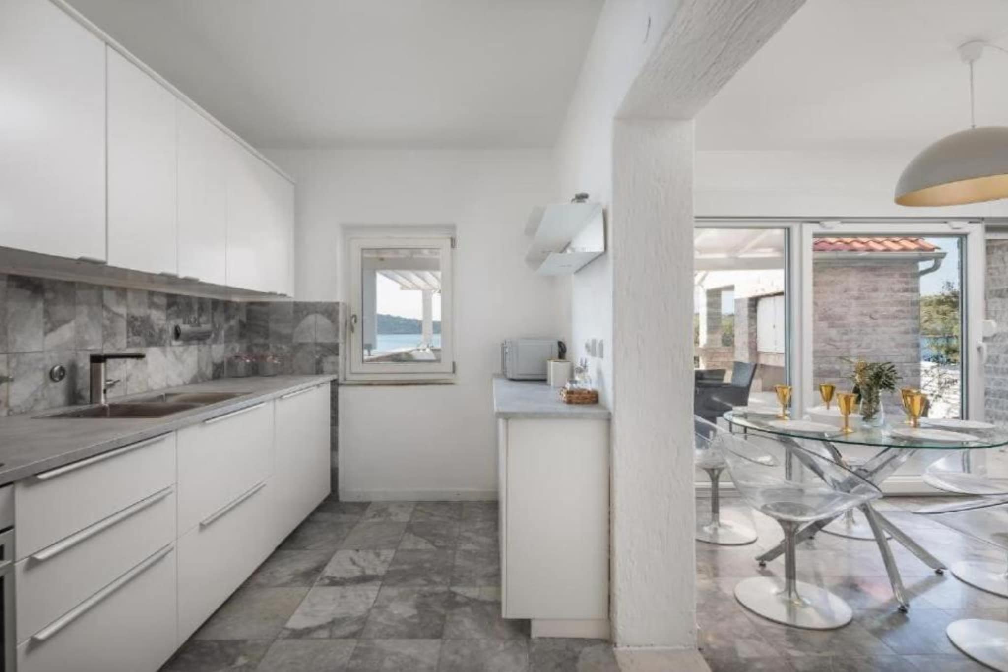 Seafront Six Bedroom Modern Villa with Pool Nancy - Kitchen