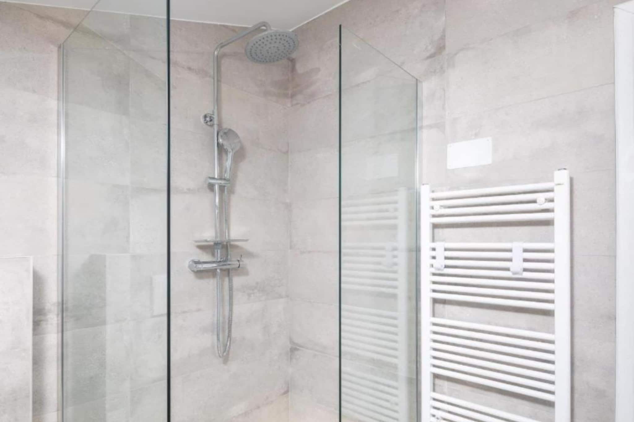 Seafront Six Bedroom Modern Villa with Pool Nancy - Bathroom