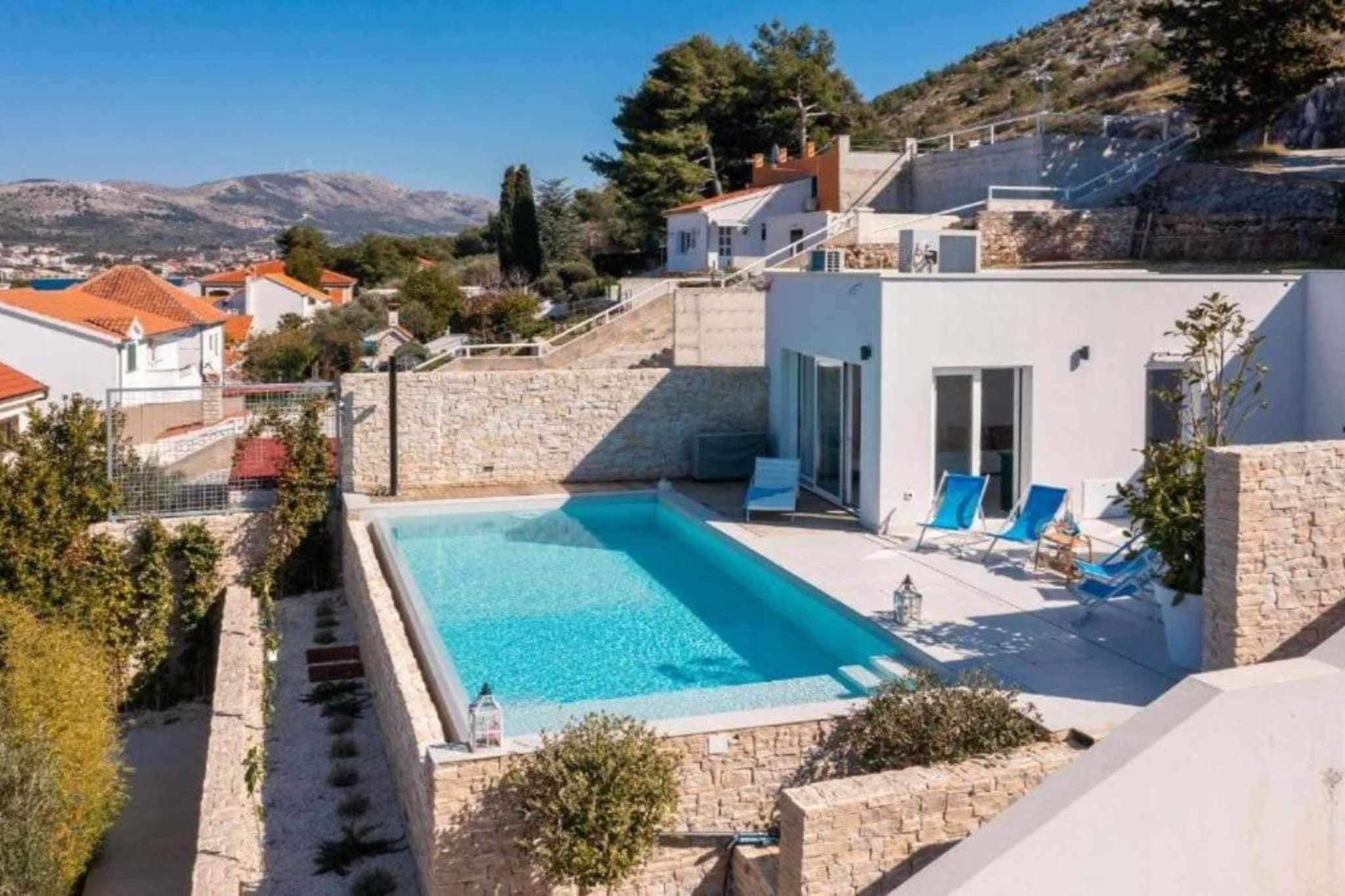 Seafront Six Bedroom Modern Villa with Pool Nancy - Swimming pool
