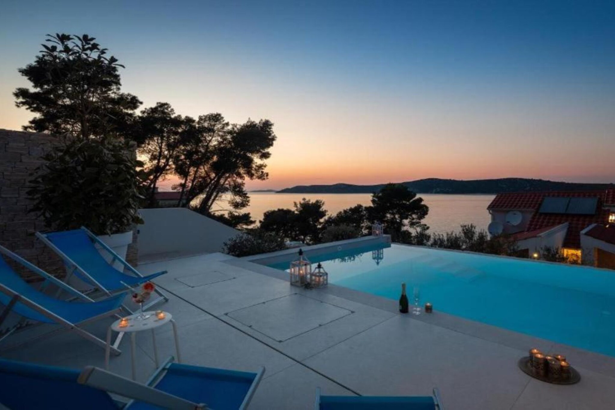 Seafront Six Bedroom Modern Villa with Pool Nancy - Swimming pool