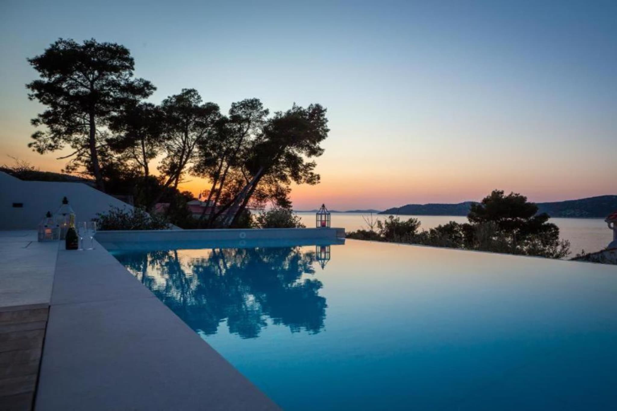 Seafront Six Bedroom Modern Villa with Pool Nancy - Swimming pool