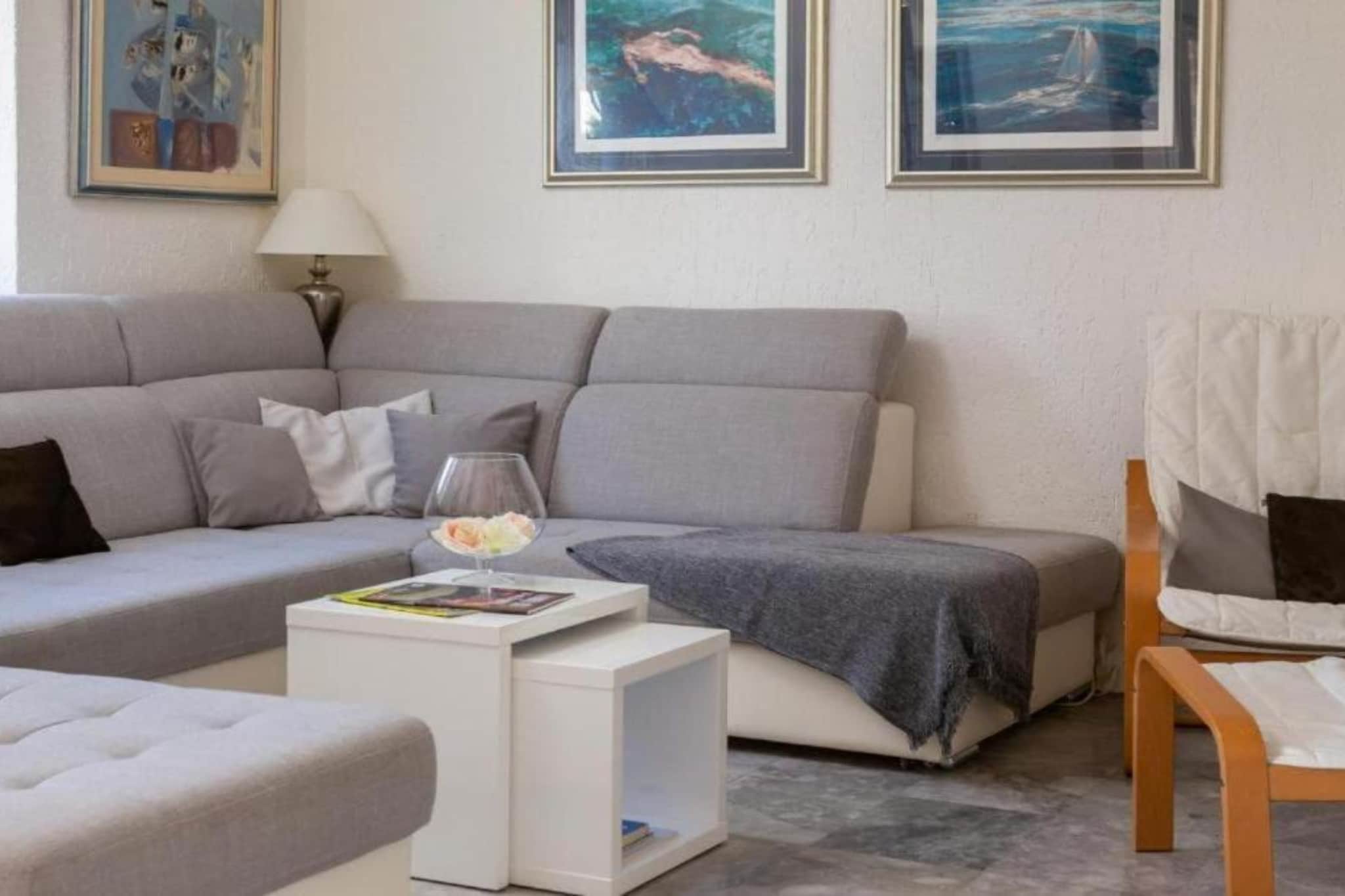 Seafront Six Bedroom Modern Villa with Pool Nancy - Living room