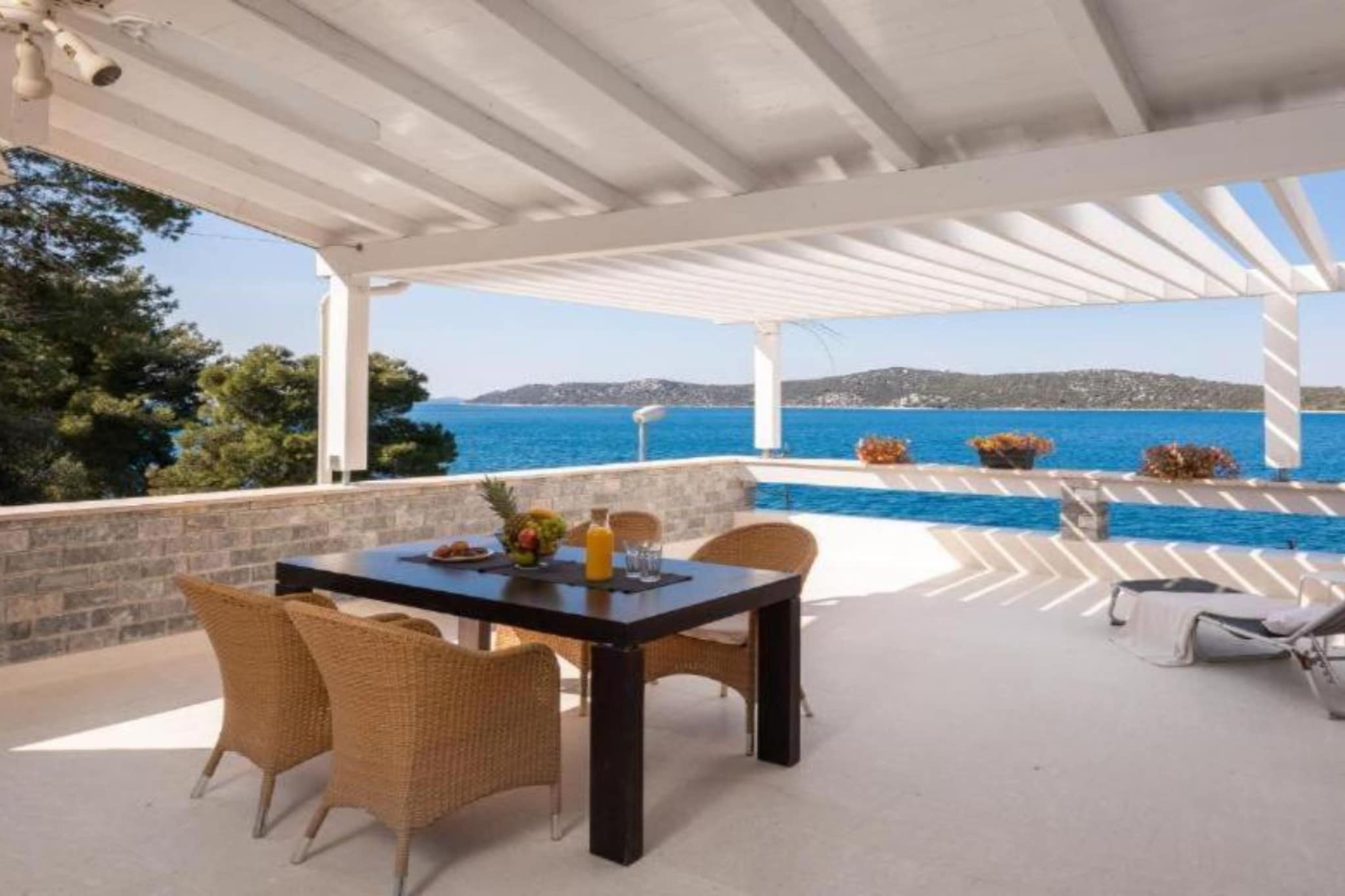 Seafront Six Bedroom Modern Villa with Pool Nancy - Dining room