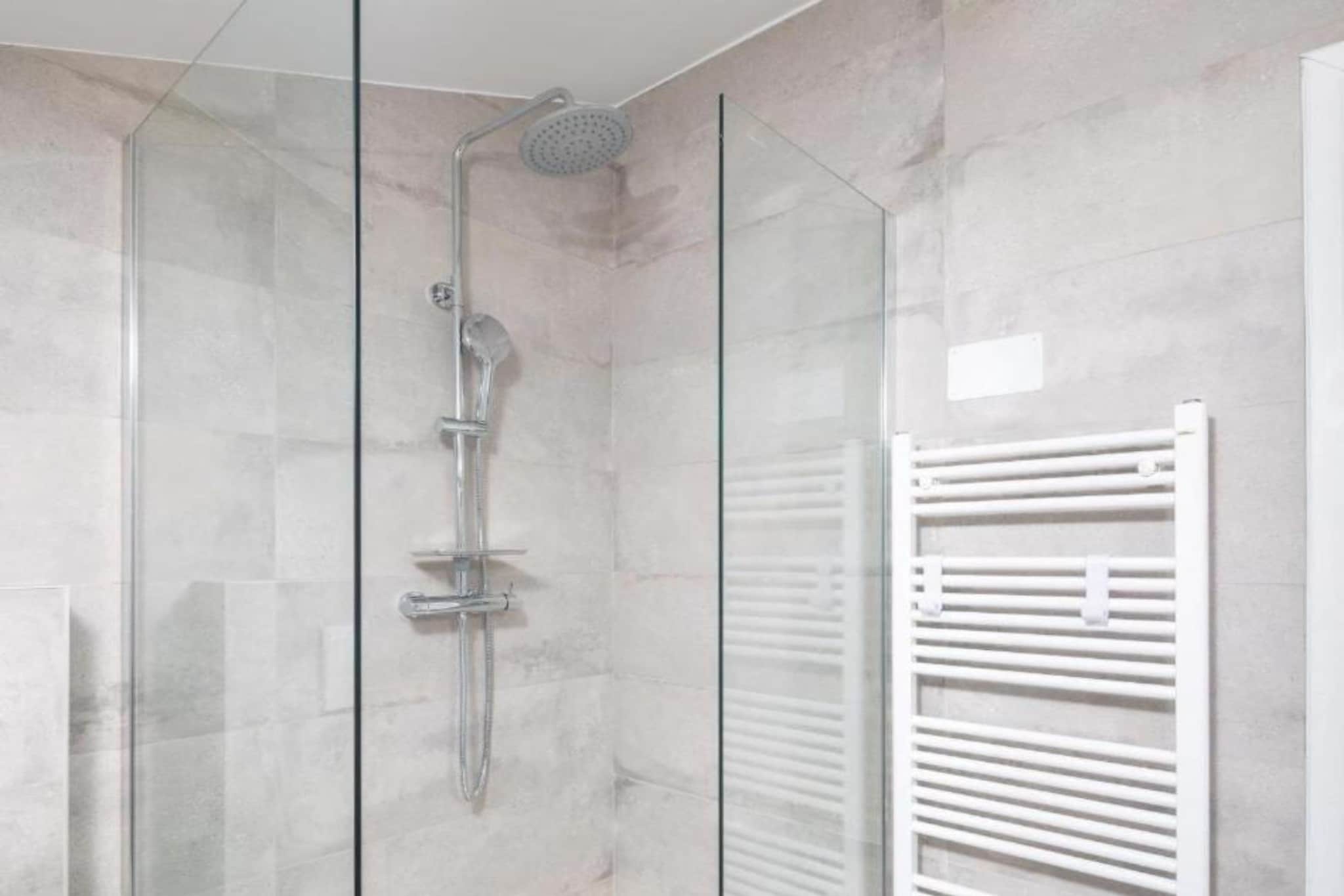 Seafront Six Bedroom Modern Villa with Pool Nancy - Bathroom