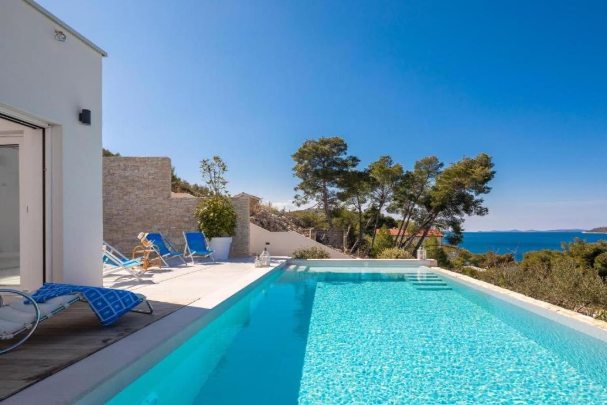 Seafront Six Bedroom Modern Villa with Pool Nancy - Swimming pool