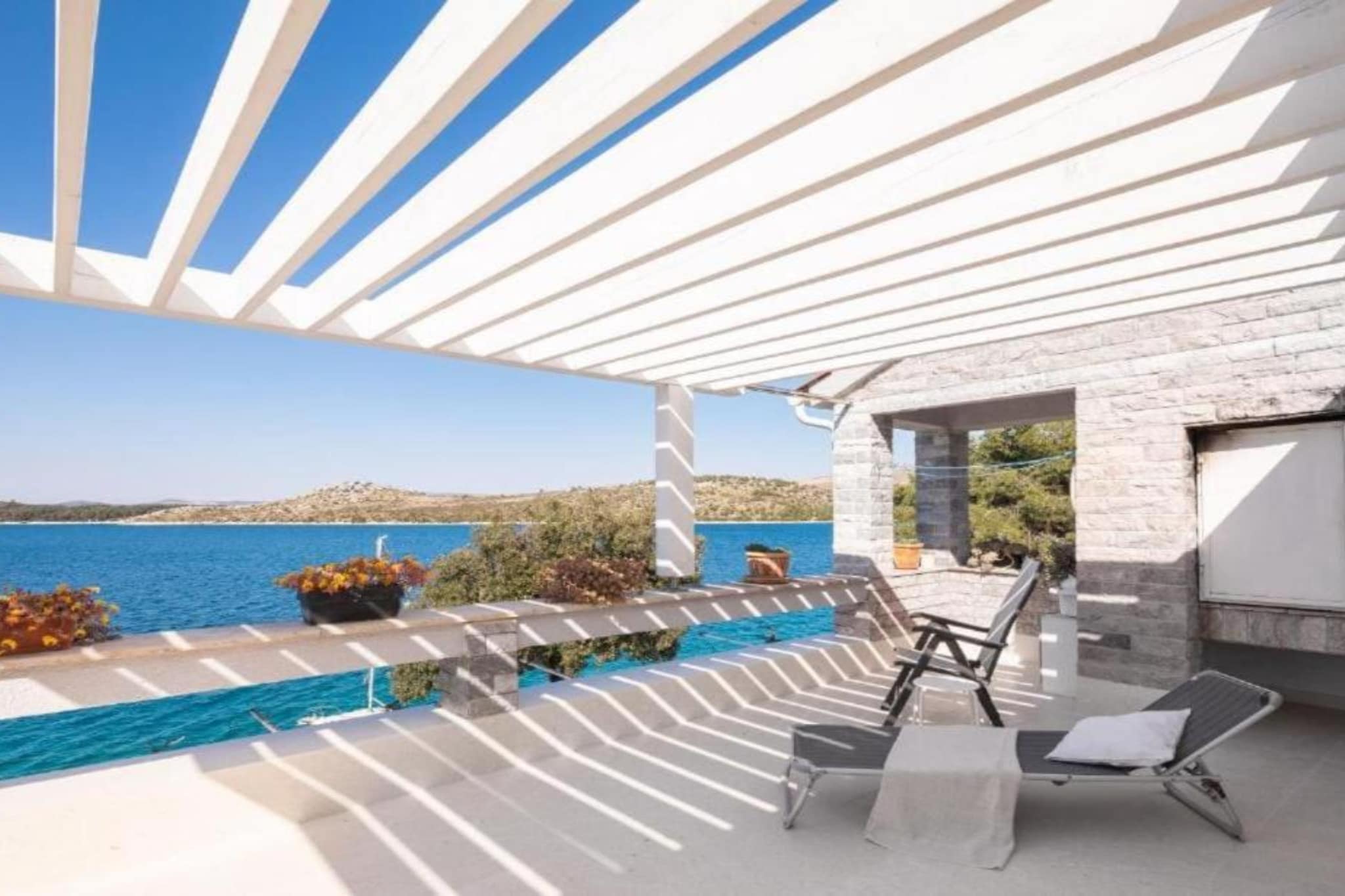 Seafront Six Bedroom Modern Villa with Pool Nancy - Swimming pool