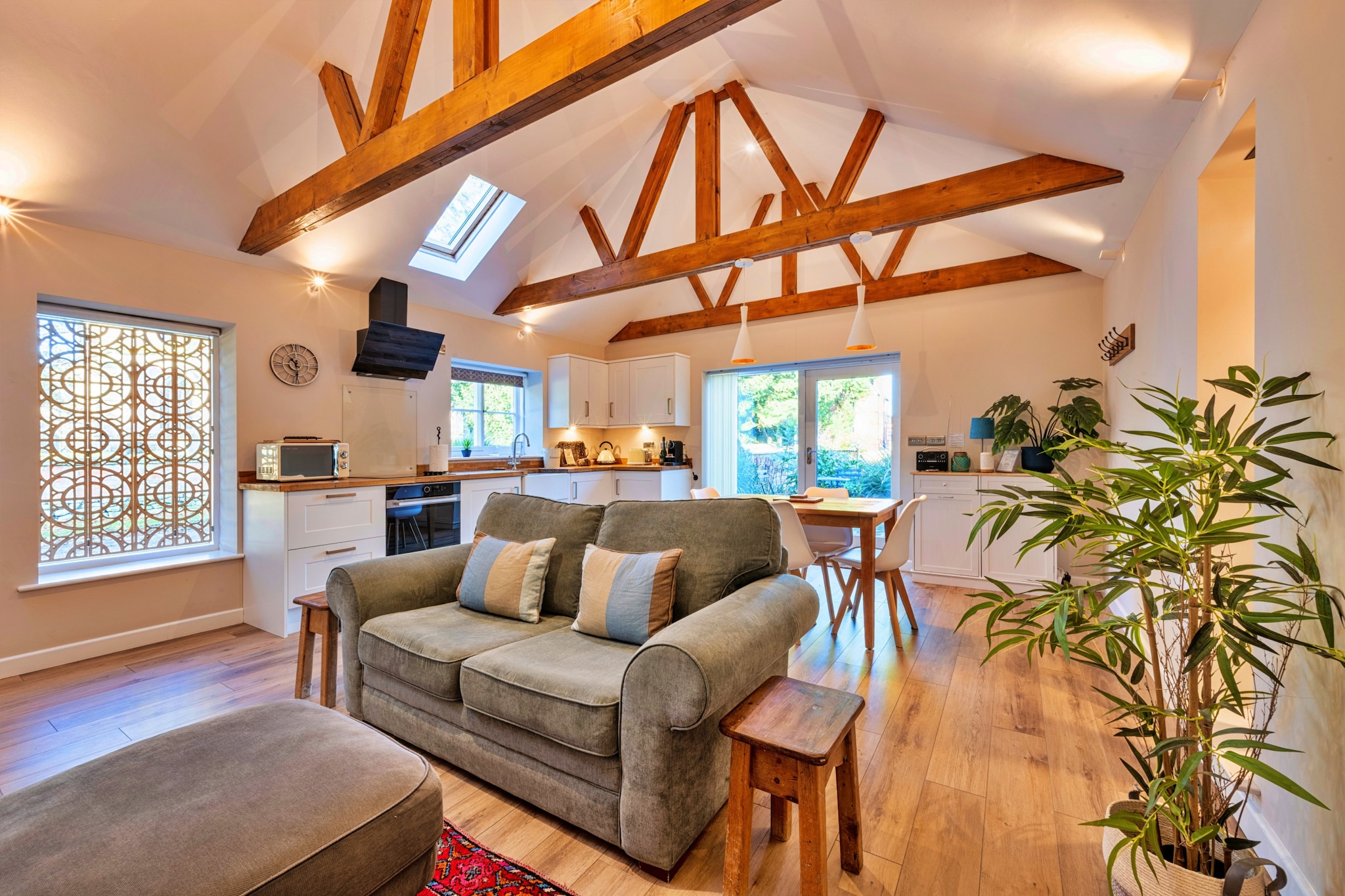 The Asparagus Shed - Living room
