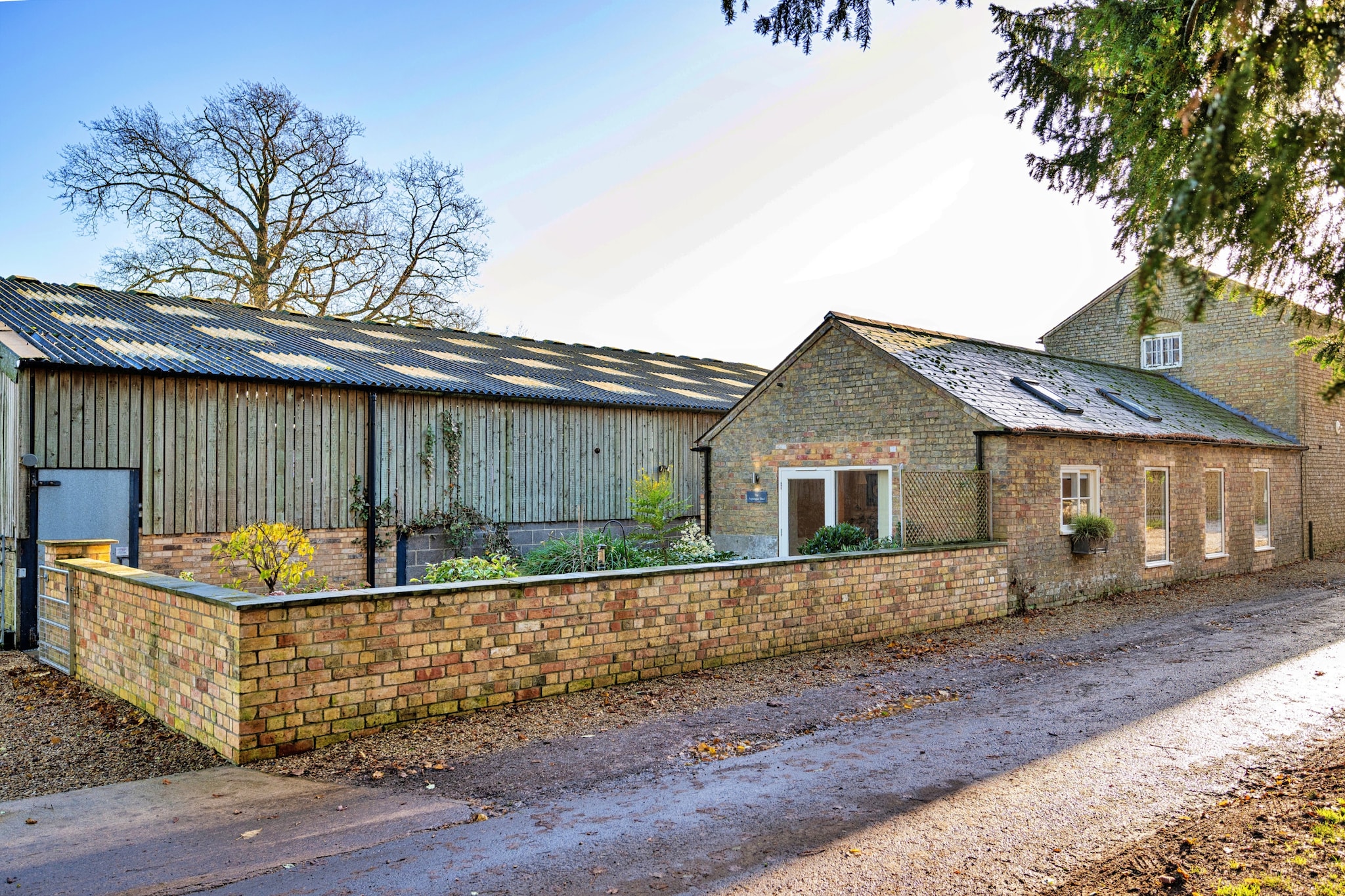 The Asparagus Shed - Exterior in summer