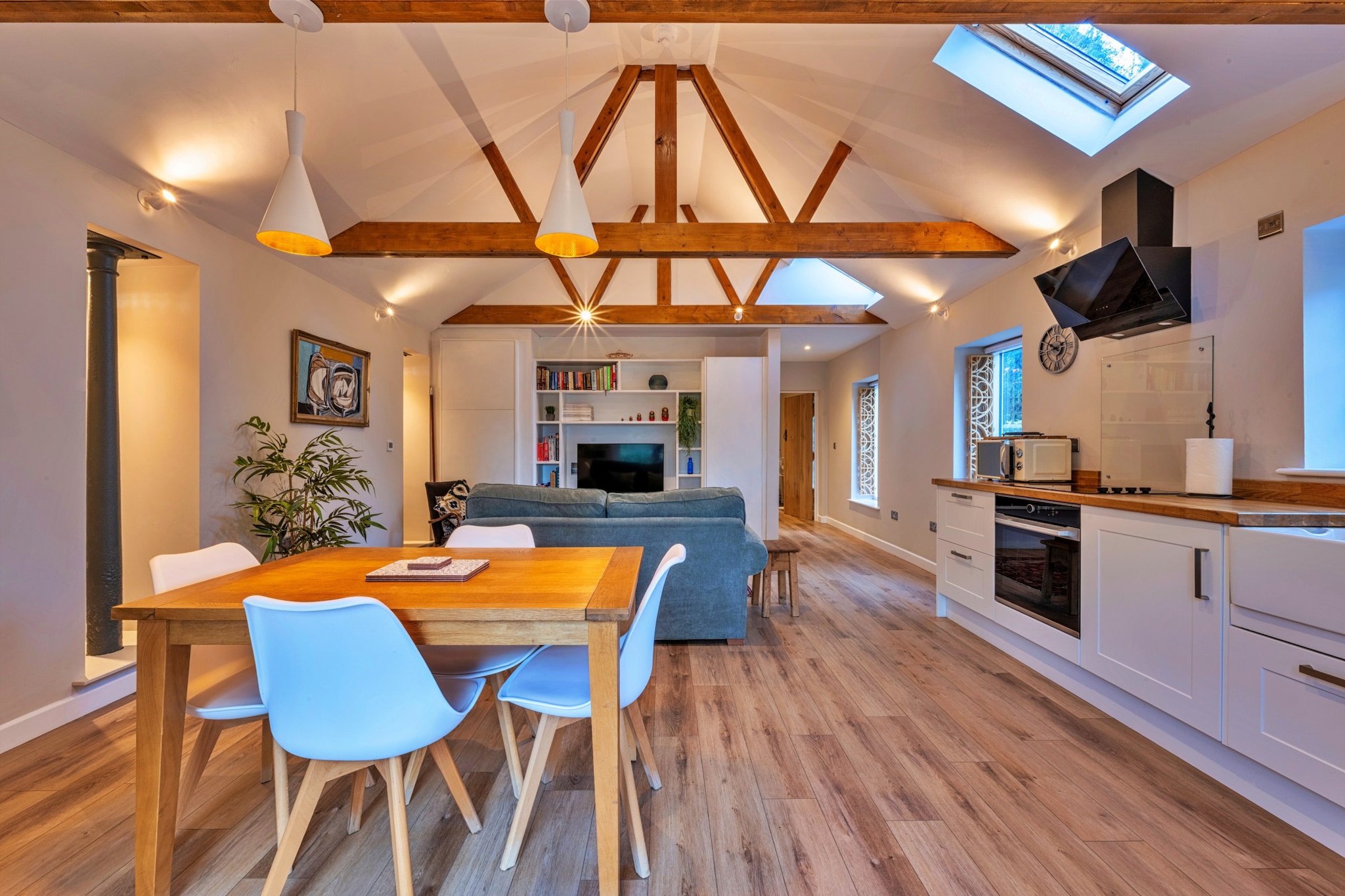 The Asparagus Shed - Dining room
