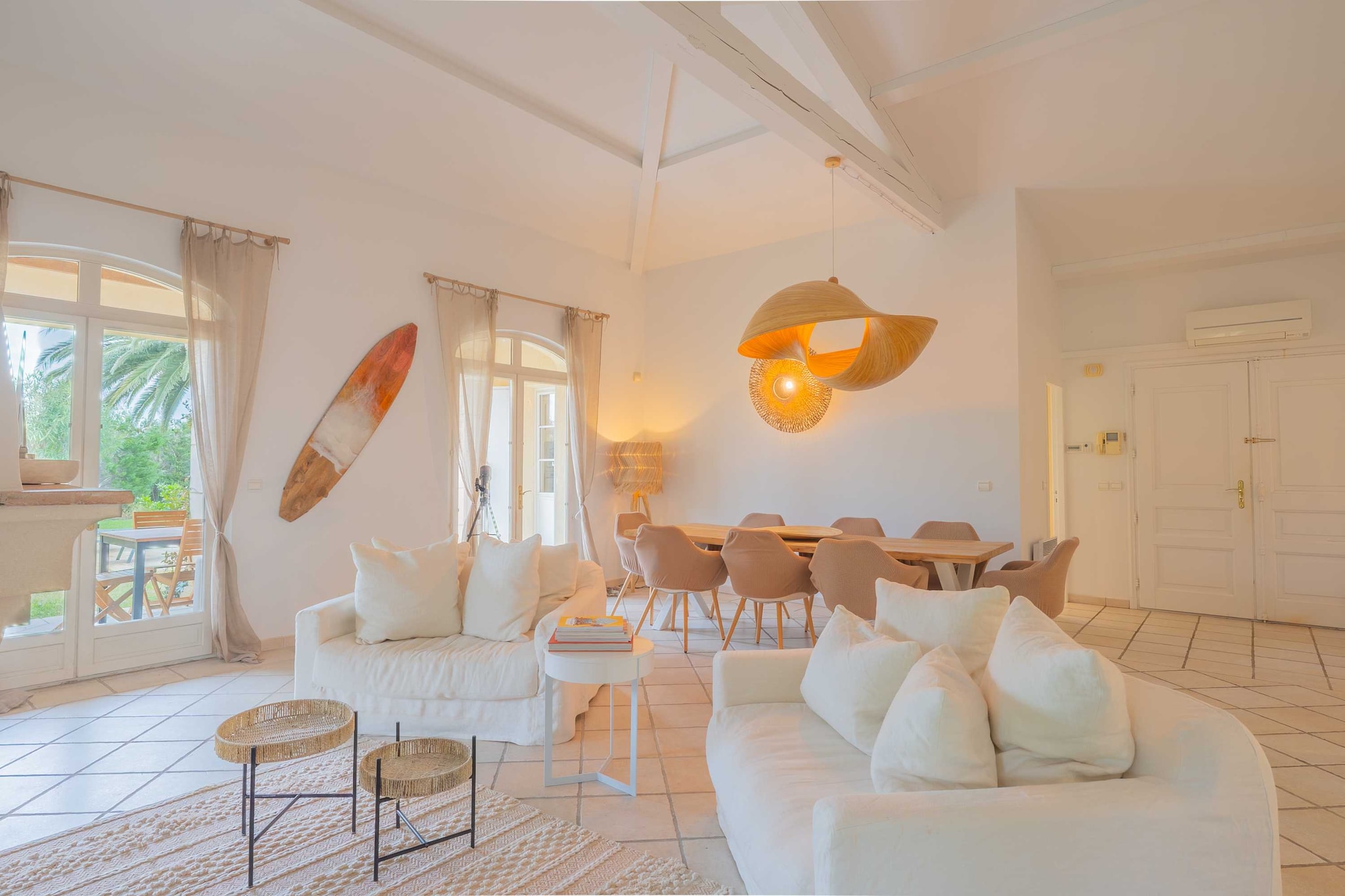 Spacious Villa with Pool & A/C for 8 – Sea View