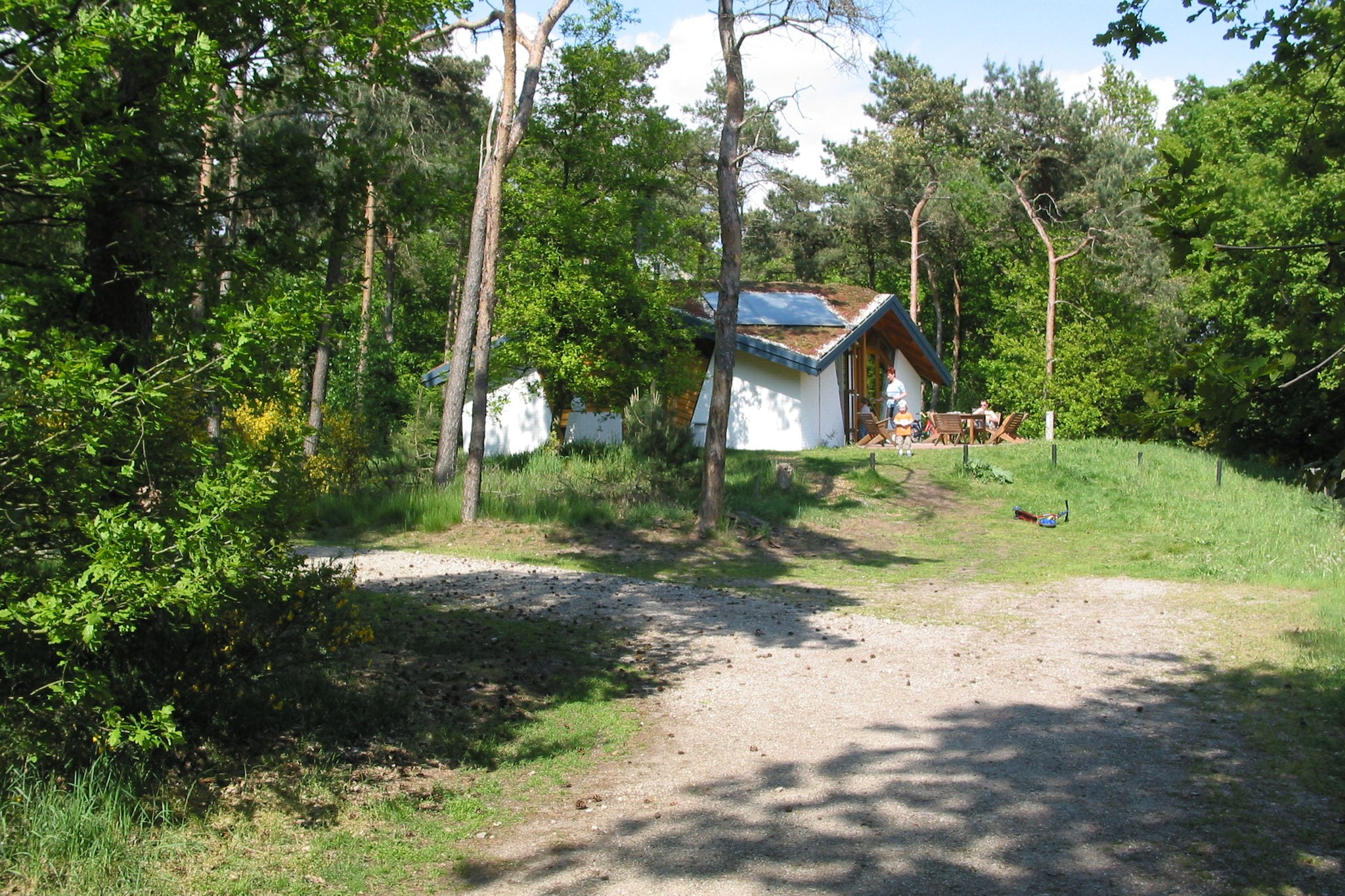 Ökologisches Ferienhaus mit Holzofen, in einem Ferienpark mitten in der Natur
