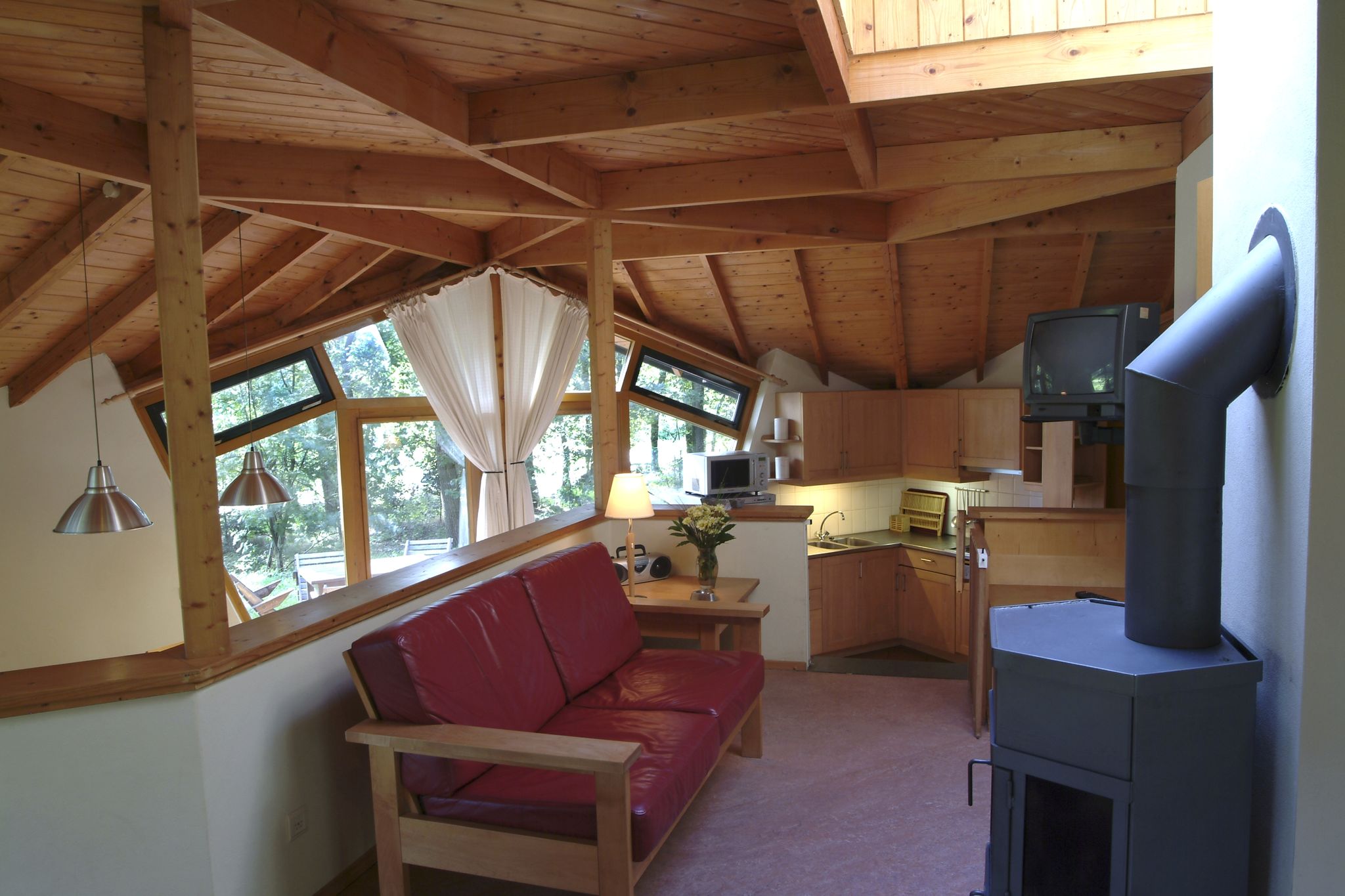 Ecologisch vakantiehuis met houtkachel, op een vakantiepark midden in de natuur