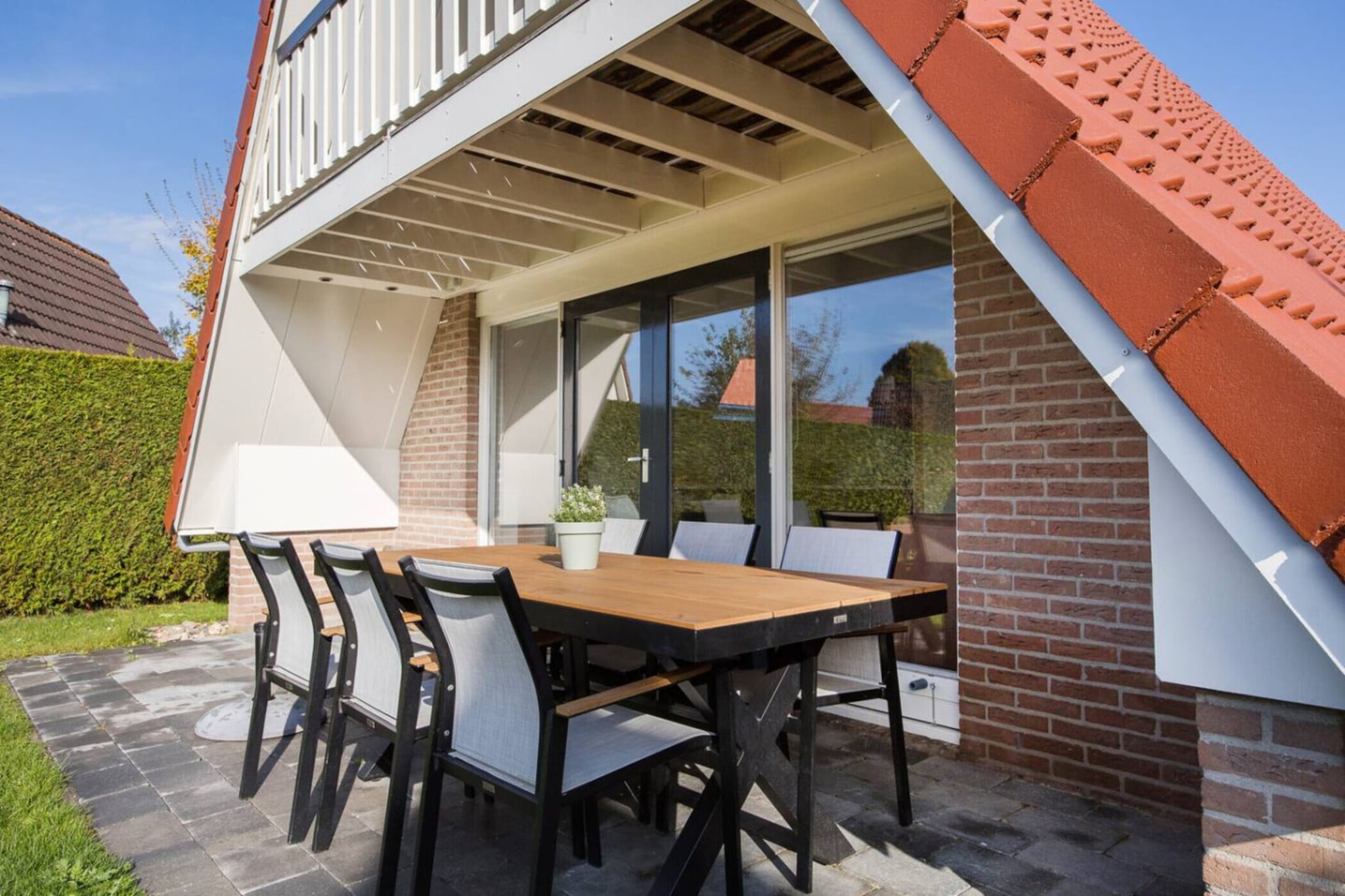 107 | Buizerd | Fijne bungalow met ruime tuin-Buitenkant zomer