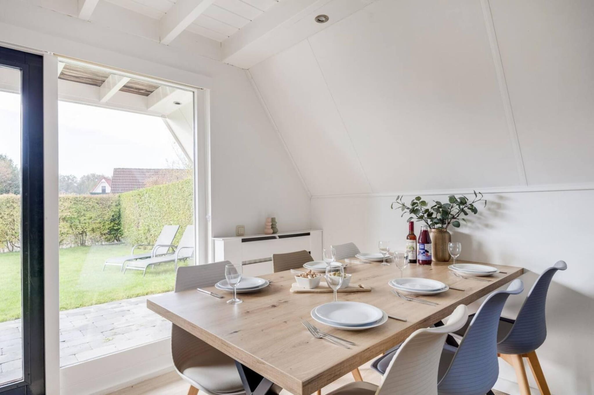 107 | Buizerd | Fijne bungalow met ruime tuin-Eetkamer