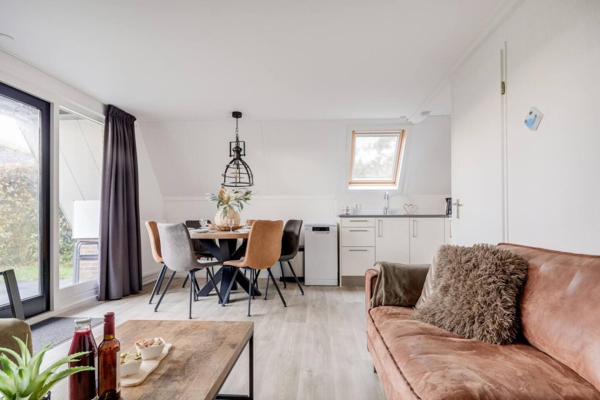 118 | Rietzanger | Sfeervol ingerichte bungalow-Woonkamer