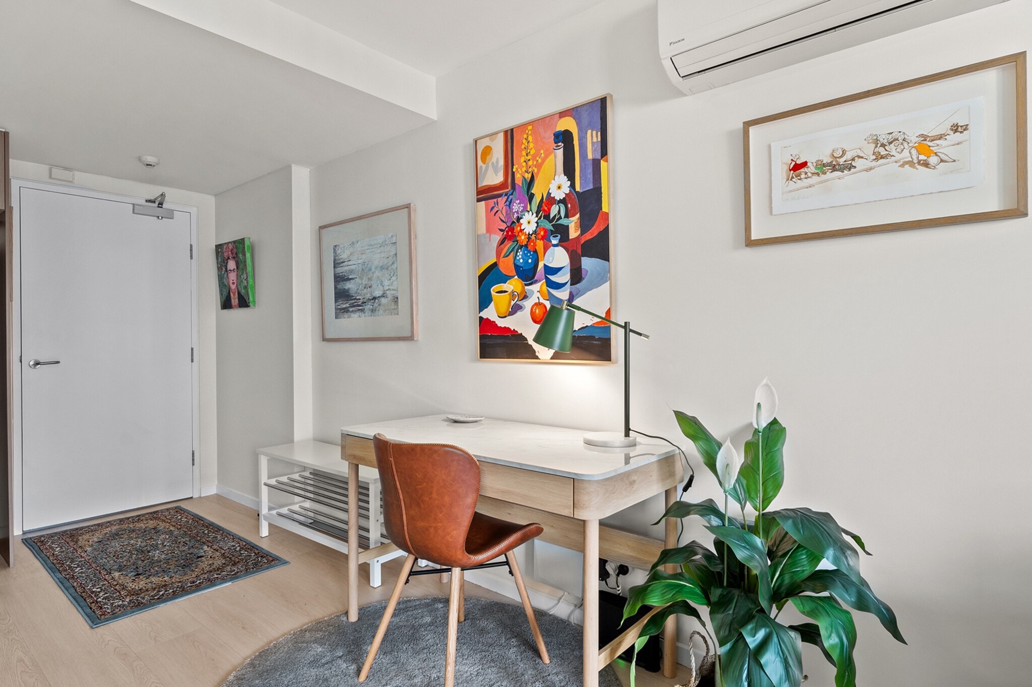 Braddon Retreat: Spacious 1-Bed with Parking