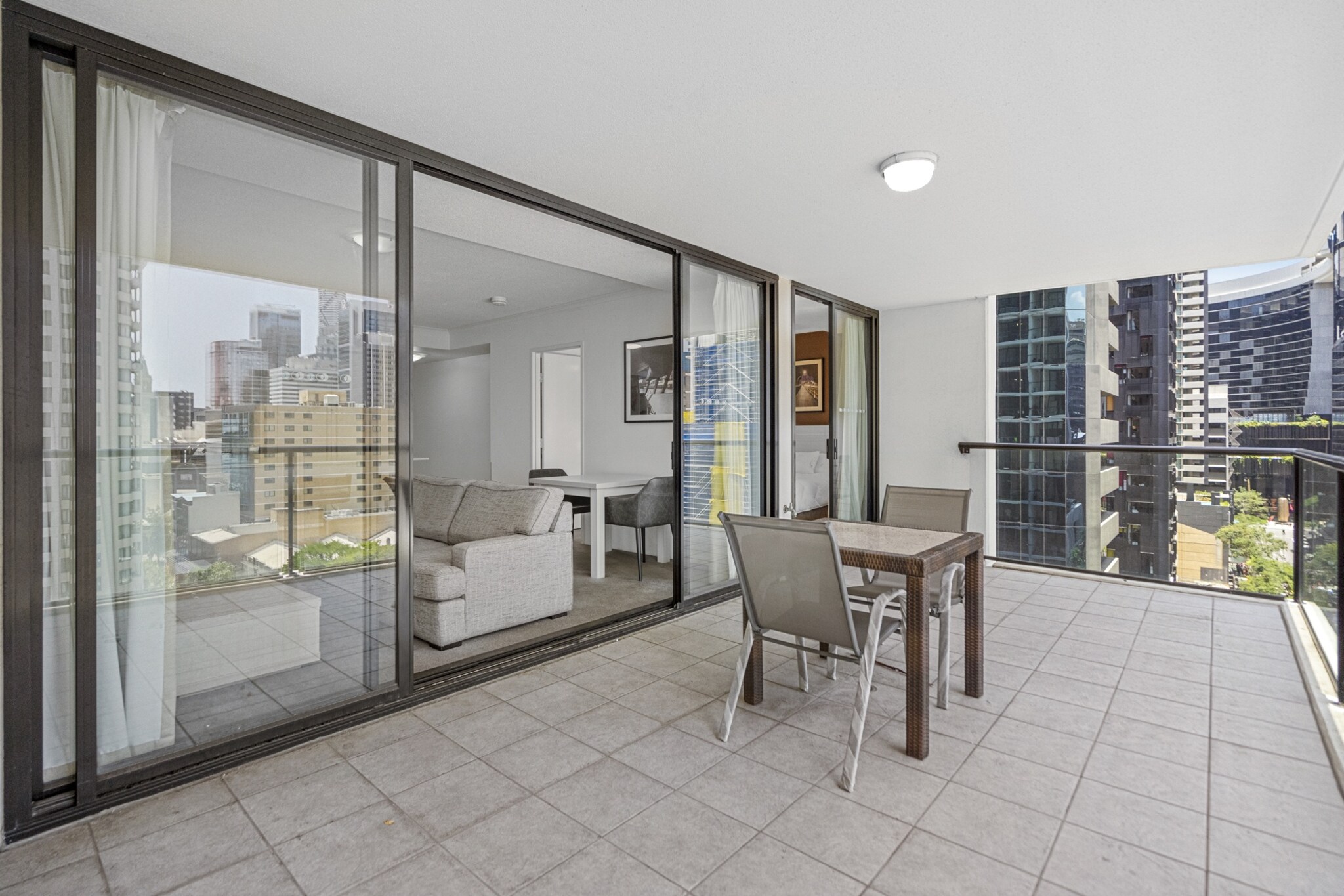 Stylish Brisbane Stay with Pool and Gym Access