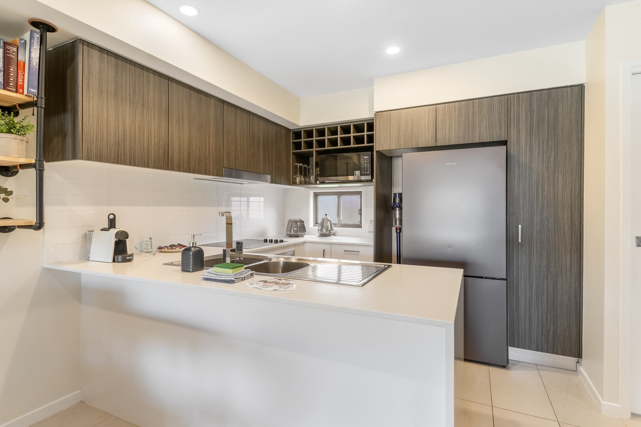 Close to Airport, Cafes, Train & Boondall Wetlands