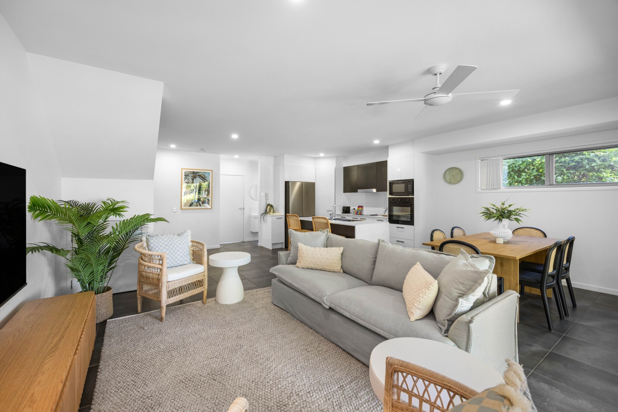 Nestled in a peaceful coastal setting, this townhouse offers a bright open-plan layout with seamless indoor–outdoor flow. Enjoy easy self-check-in via an onsite lockbox and relax in the private courtyard or access the communal pool and BBQ area. With beaches, cafés and local conveniences nearby, it’s ideal for families and extended stays.
Situated in a serene coastal pocket of Wurtulla, the townhouse places you close to beaches, lakeside paths and local shops. Enjoy easy access to cafés, supermarkets and the nearby Sunshine Coast University Hospital precinct. The area offers a relaxed lifestyle with walking trails, parks and family-friendly community spaces.
