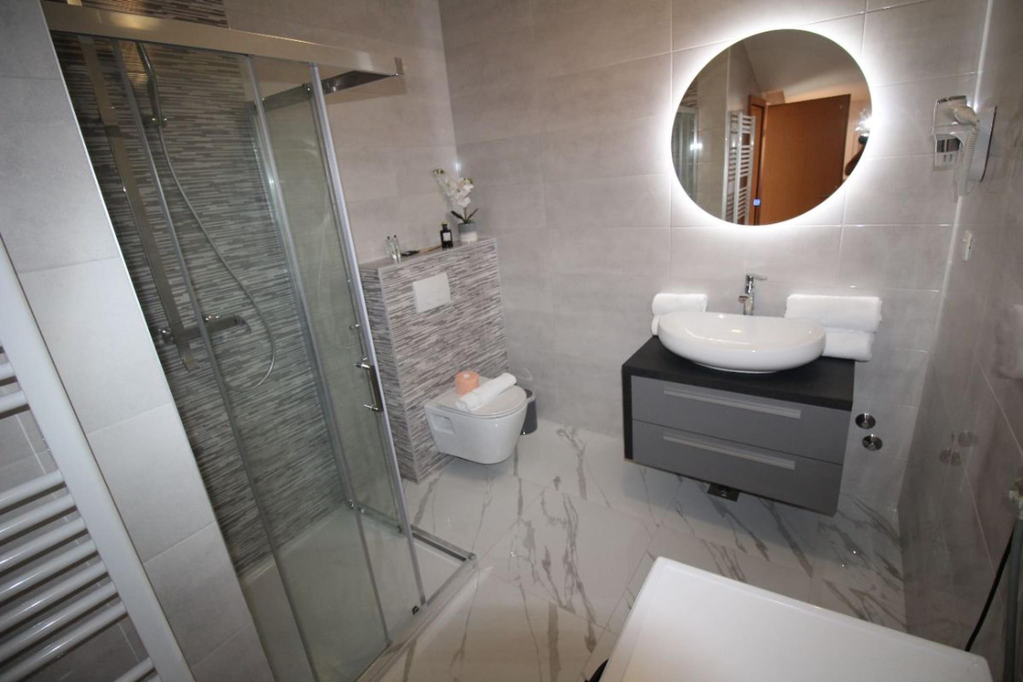 Penthouse - Typ 6plus2-Badezimmer