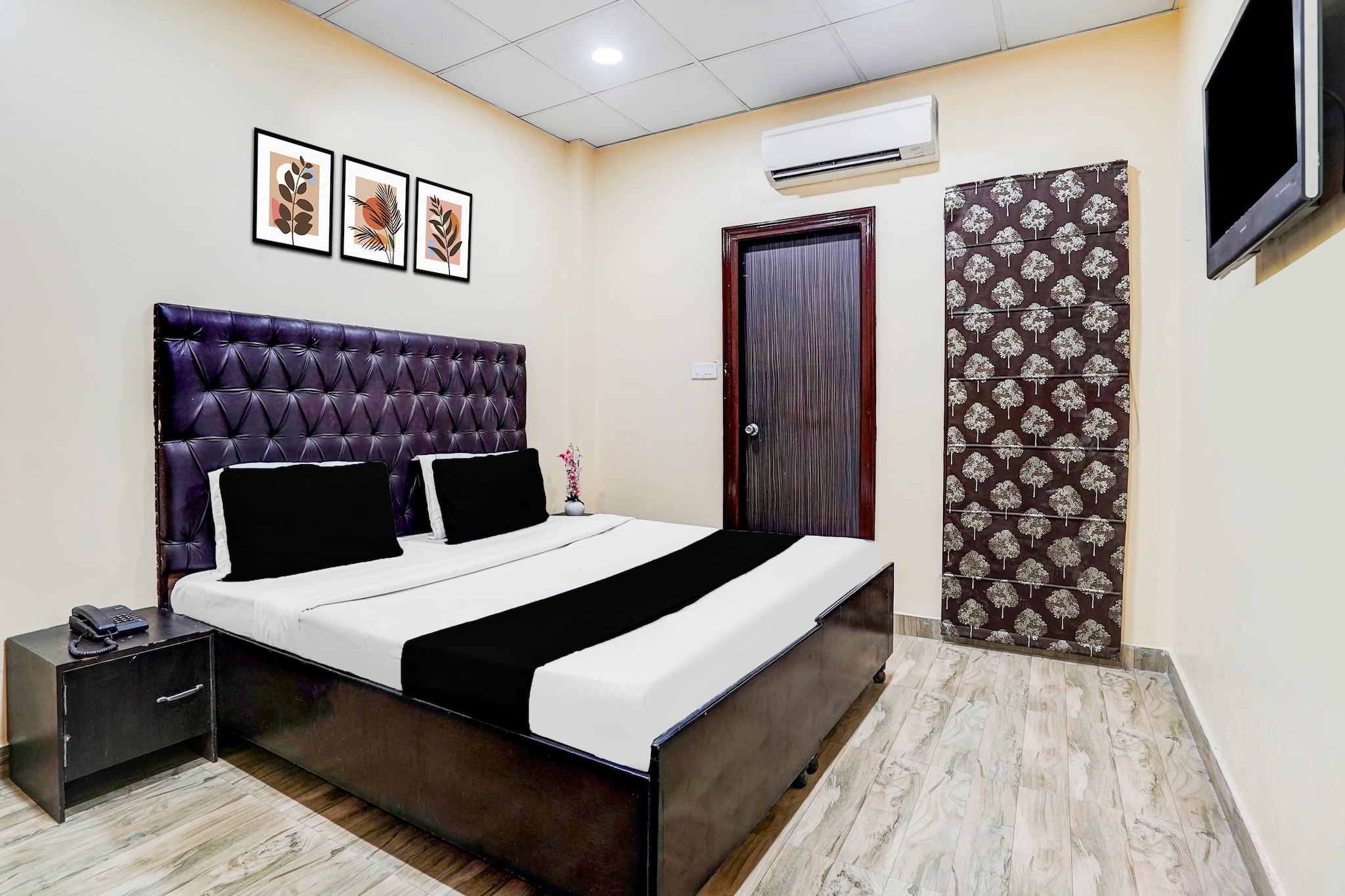 Enjoy a comfortable and hassle-free experience at our thoughtfully designed property. Each room is equipped with modern amenities, cozy bedding, and elegant decor to make you feel right at home. Located conveniently with easy access to public transport and major attractions, it's perfect for both business and leisure travelers. Cleanliness and guest comfort are our top priorities, and our team is available 24/7 to assist you throughout your stay.