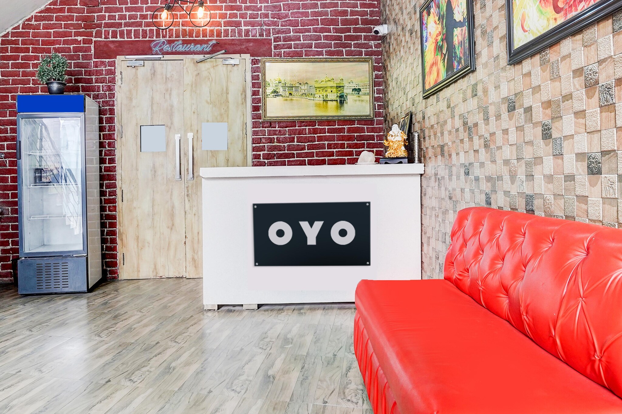 Ground floor: (bedroom(double bed, TV, seating area, balcony, air conditioning, telephone), bathroom(bathtub or shower, shower, washbasin, toilet, Towels incl., shampoo, body soap, hot water))