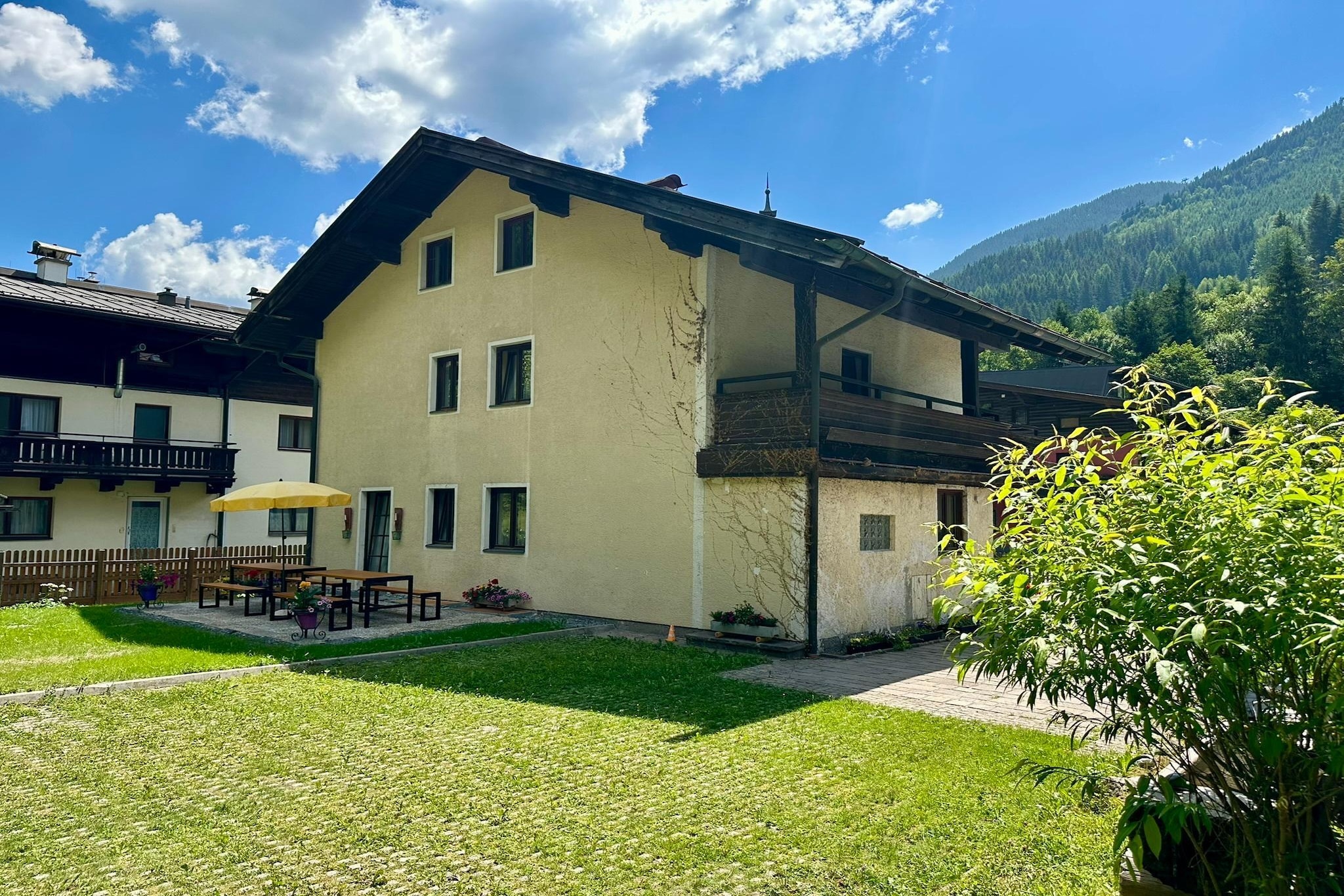 Exterior Summer